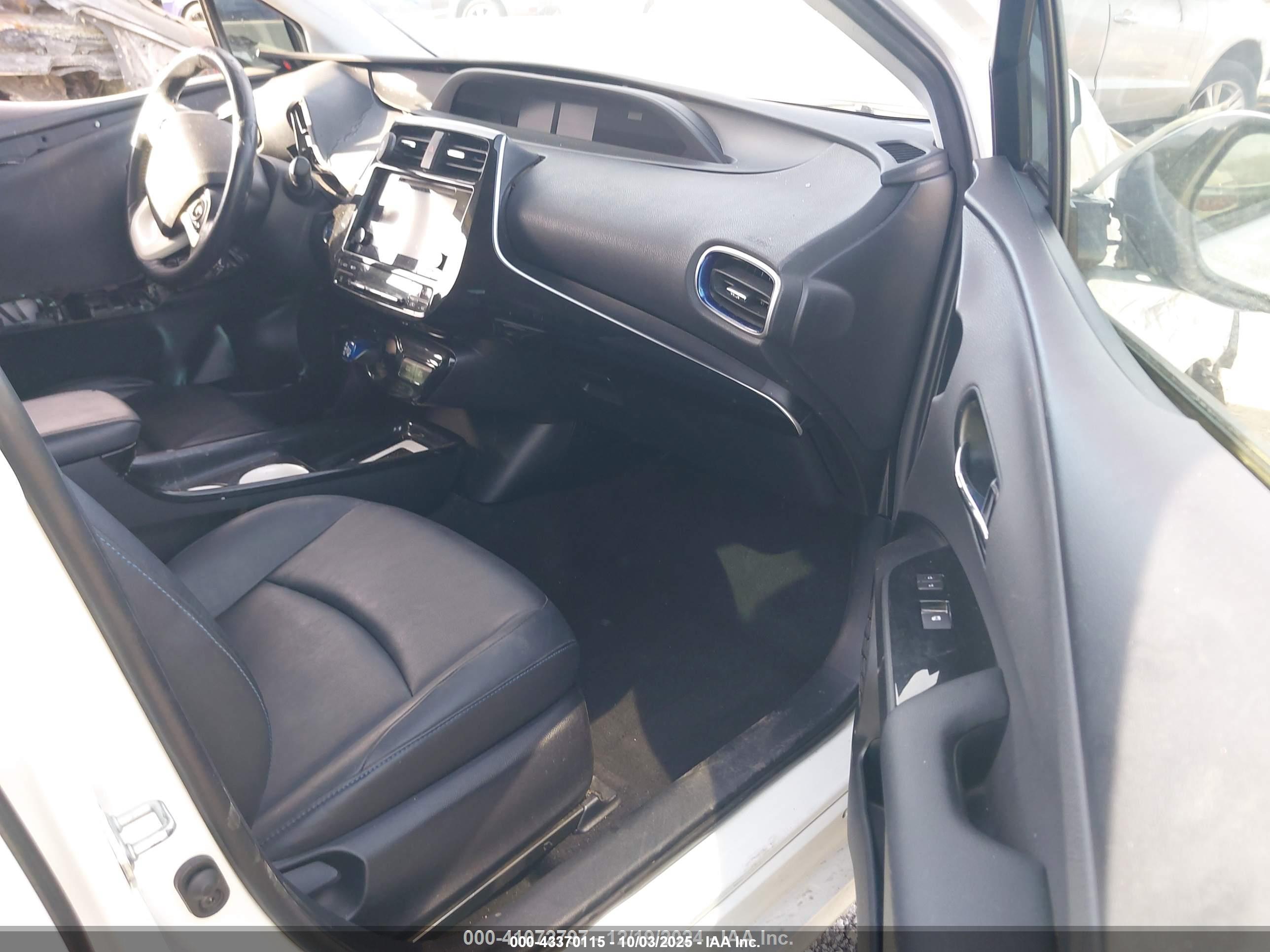 TOYOTA PRIUS image 5