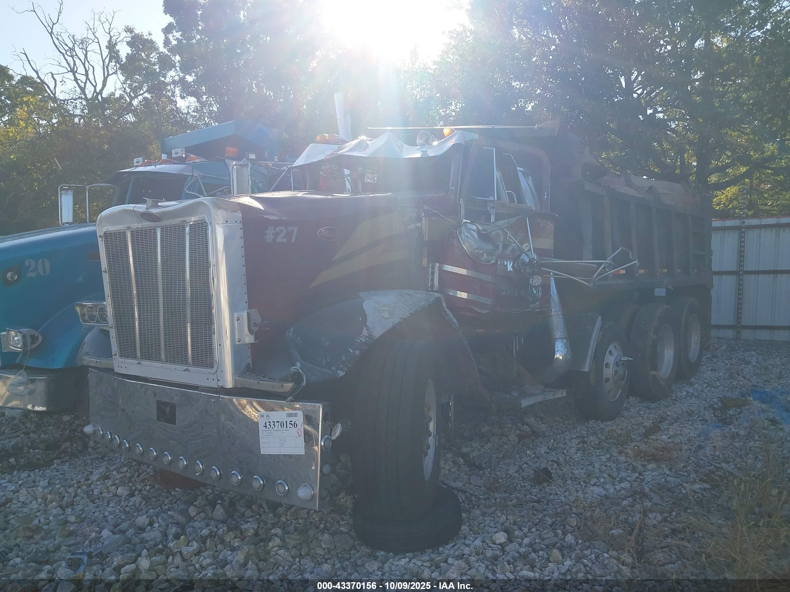 PETERBILT 379 image 2