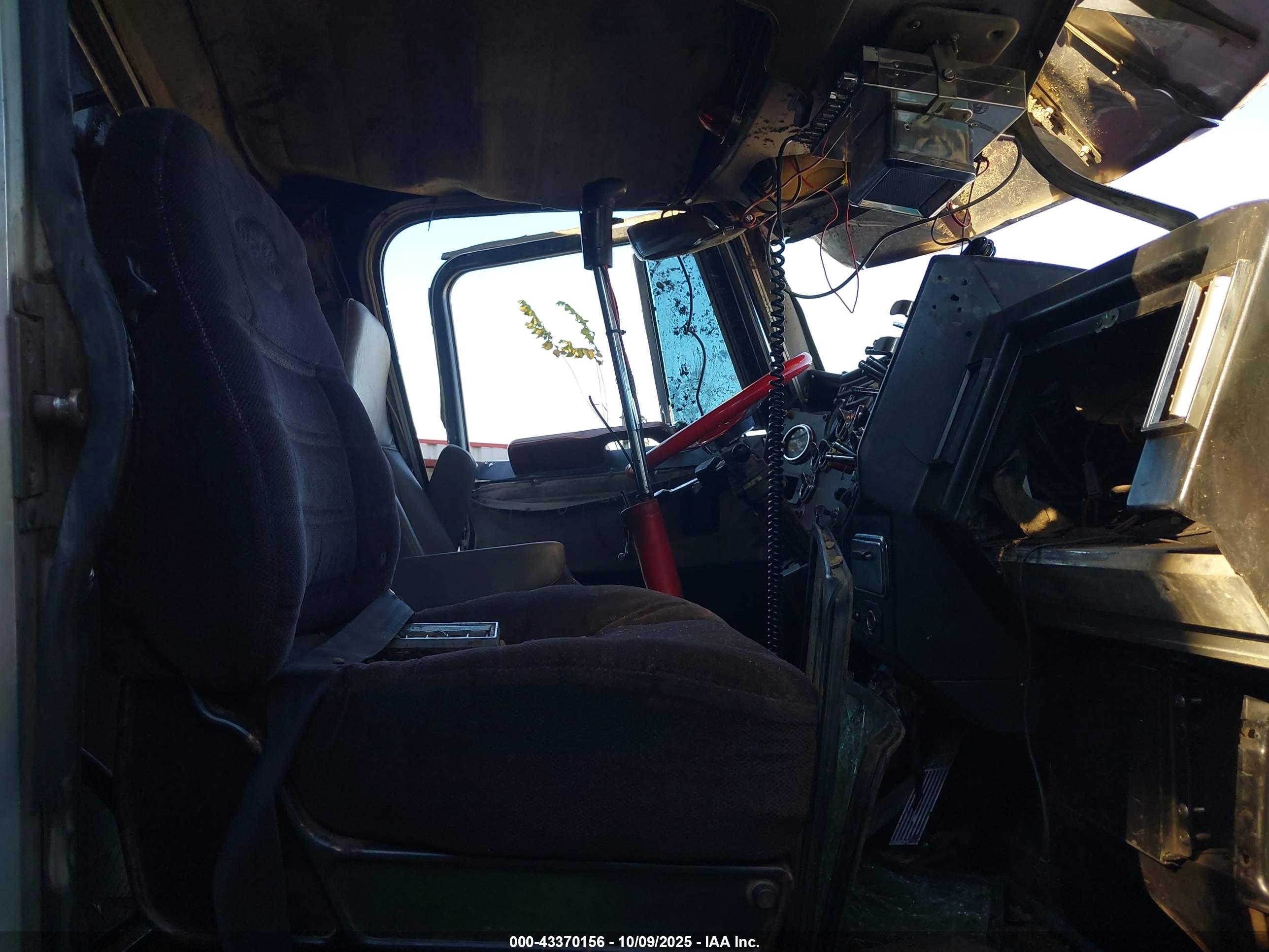 PETERBILT 379 image 5