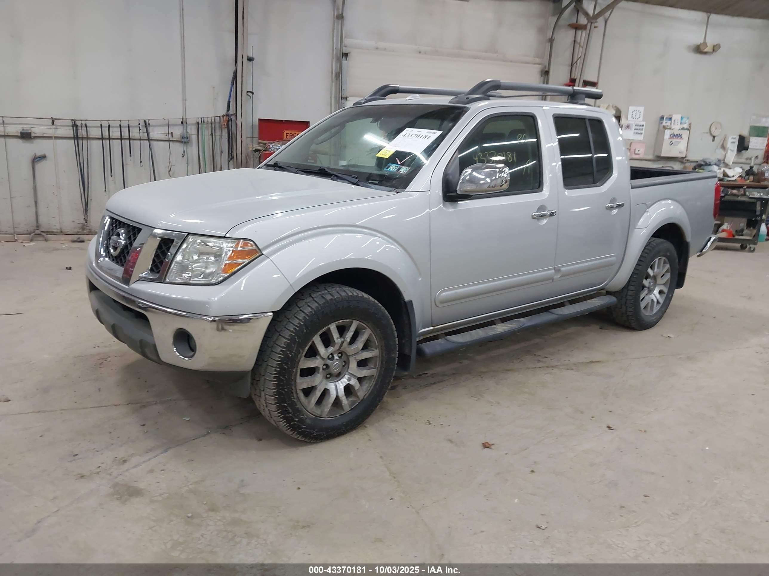NISSAN FRONTIER image 2