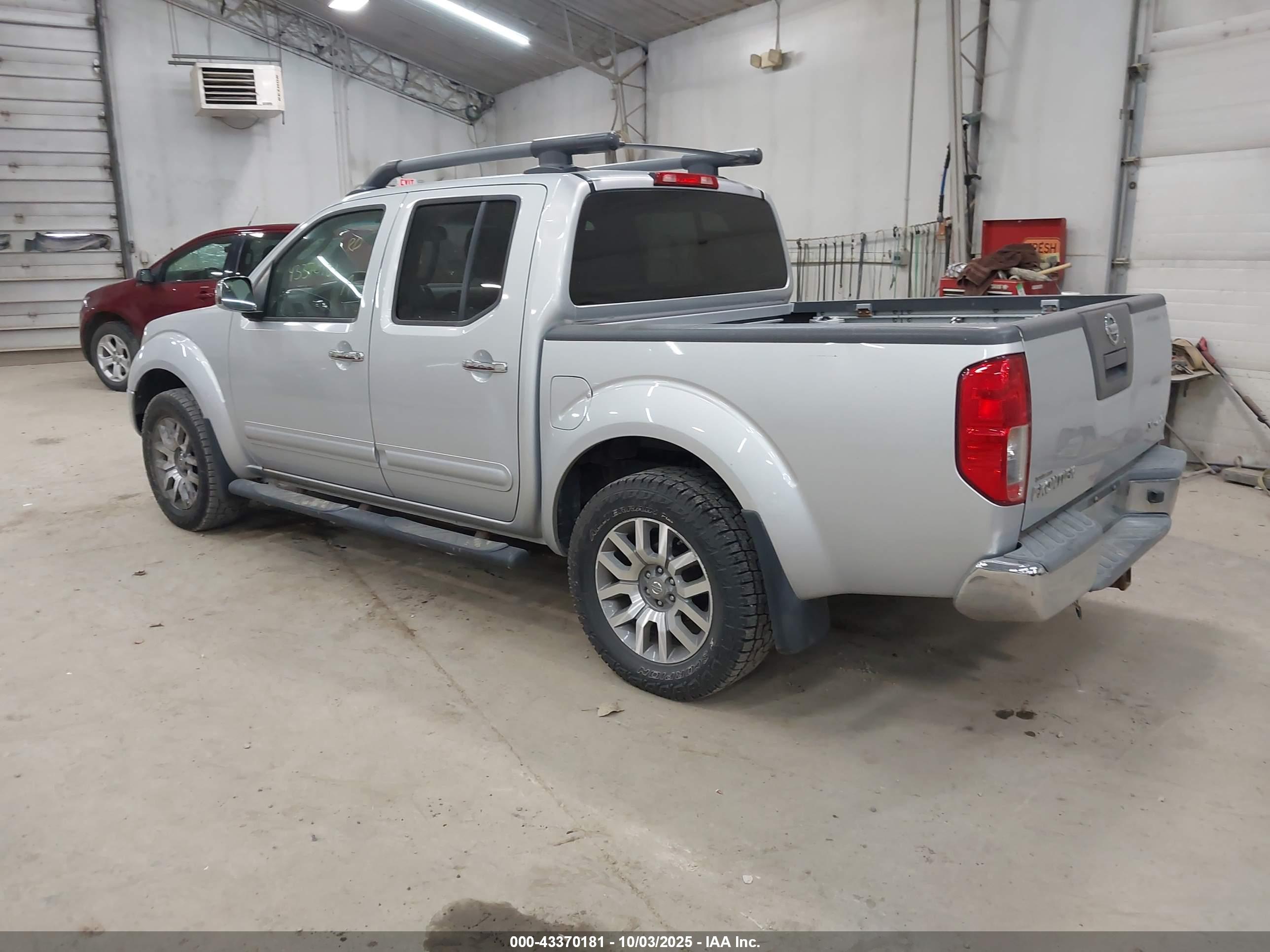 NISSAN FRONTIER image 3