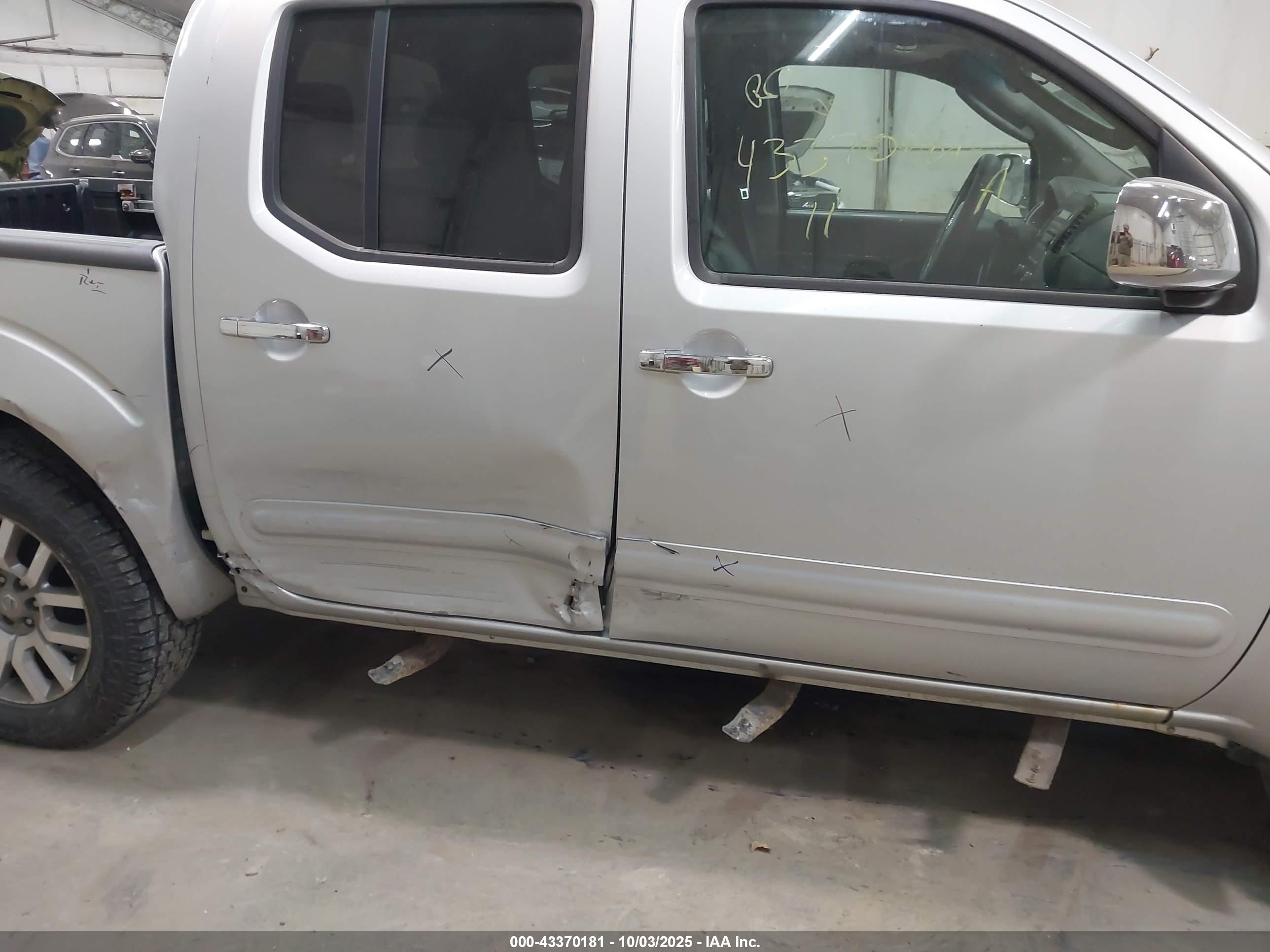 NISSAN FRONTIER image 6