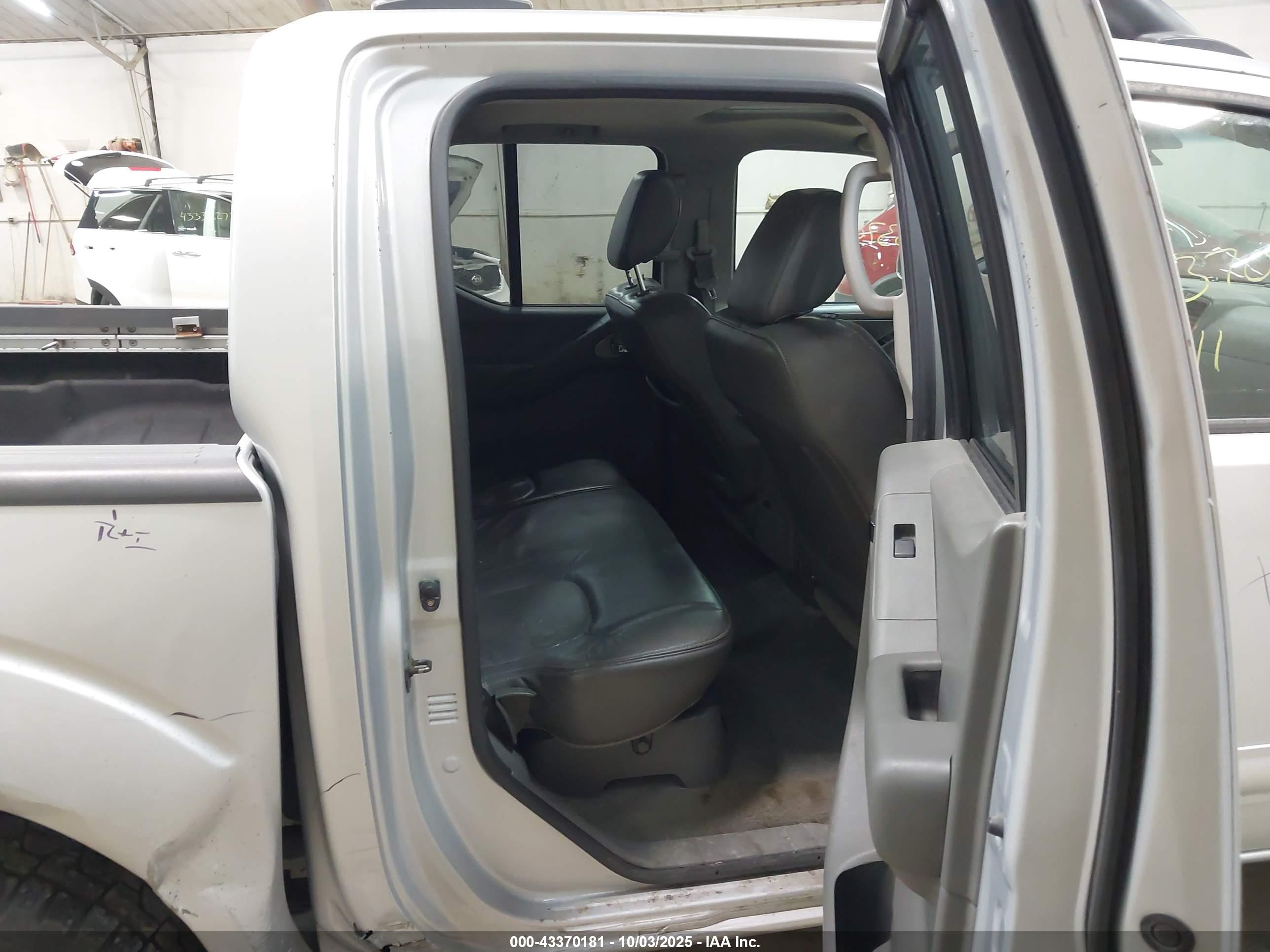 NISSAN FRONTIER image 8