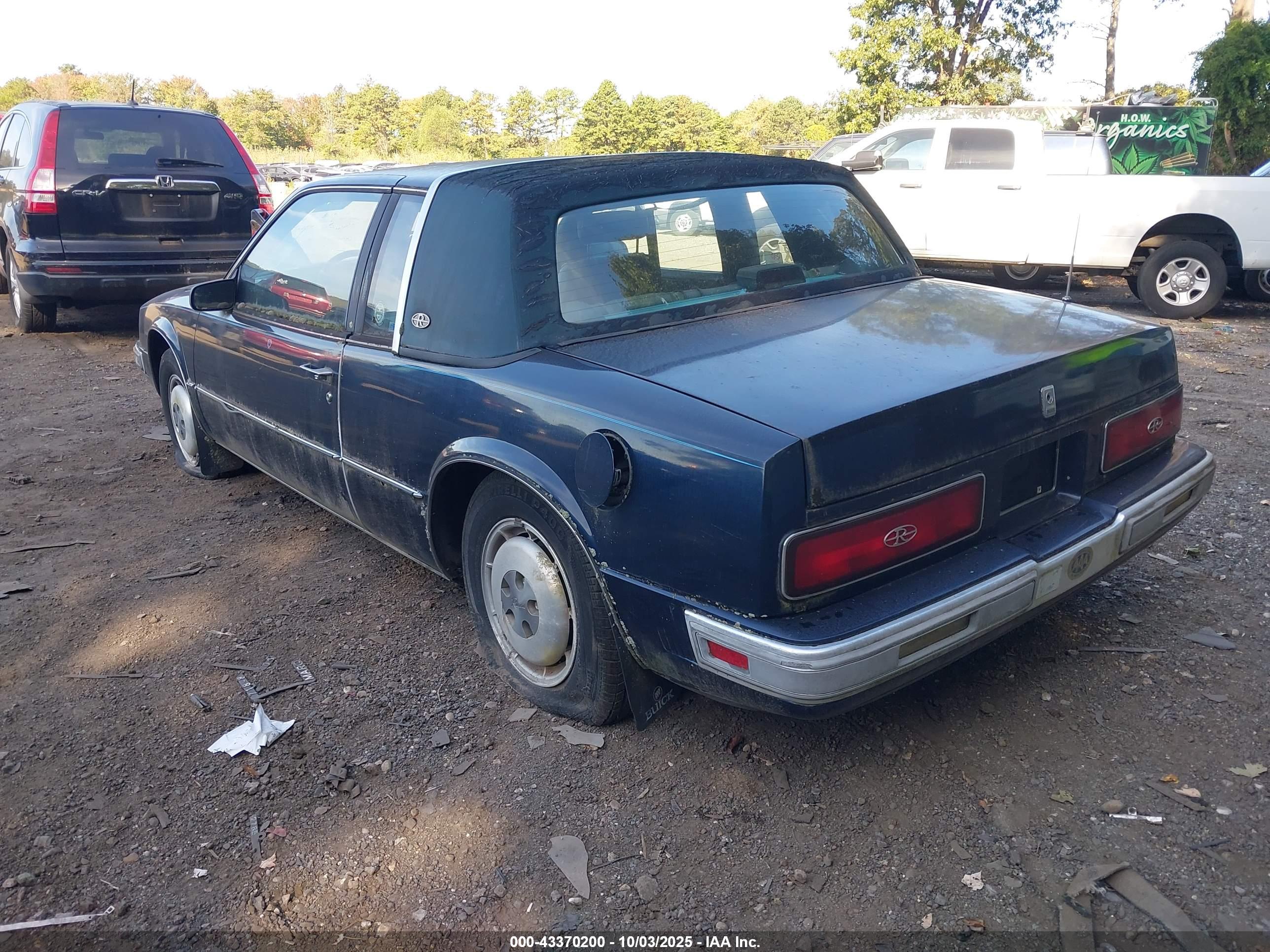BUICK RIVIERA image 3