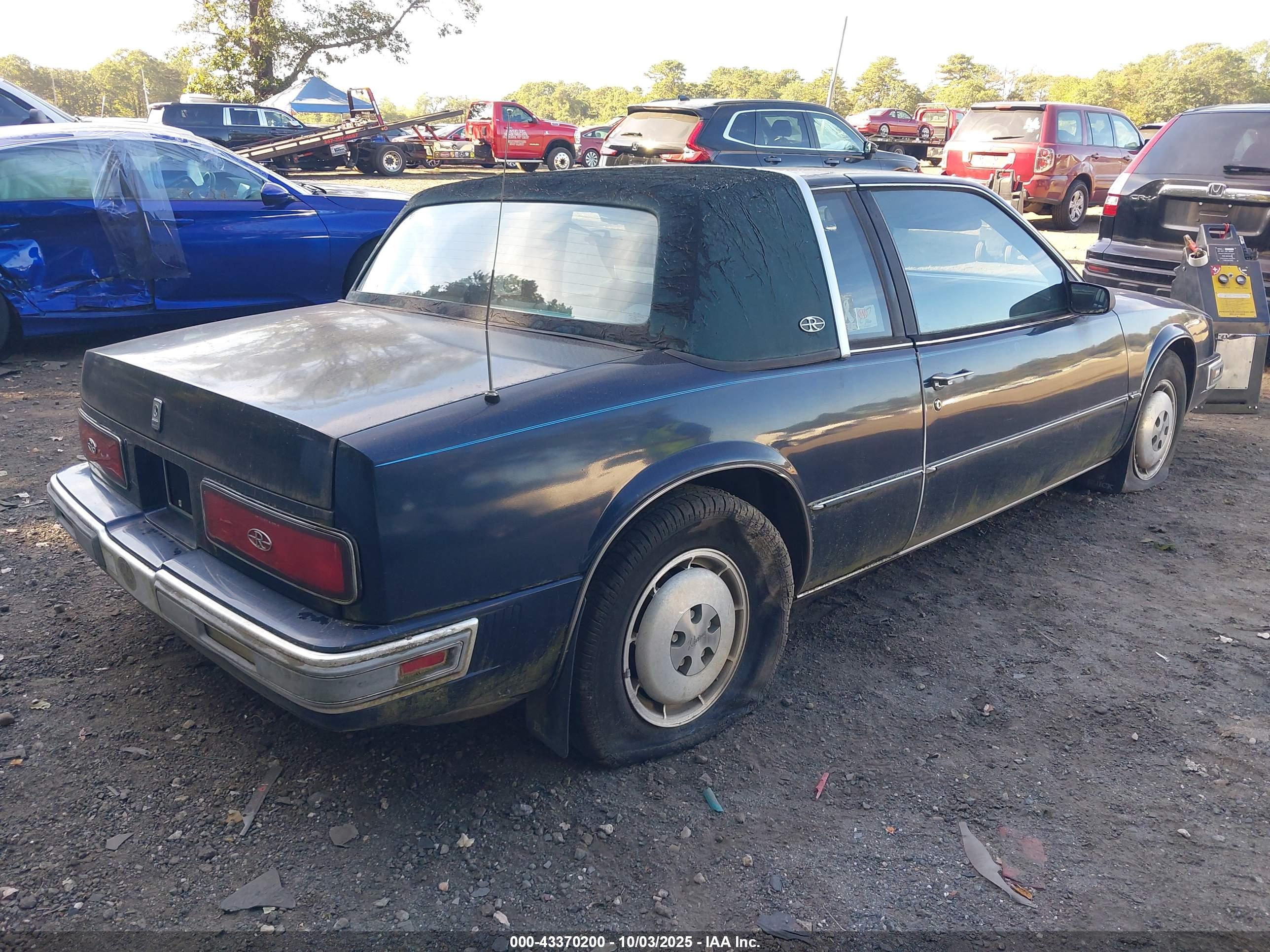 BUICK RIVIERA image 4