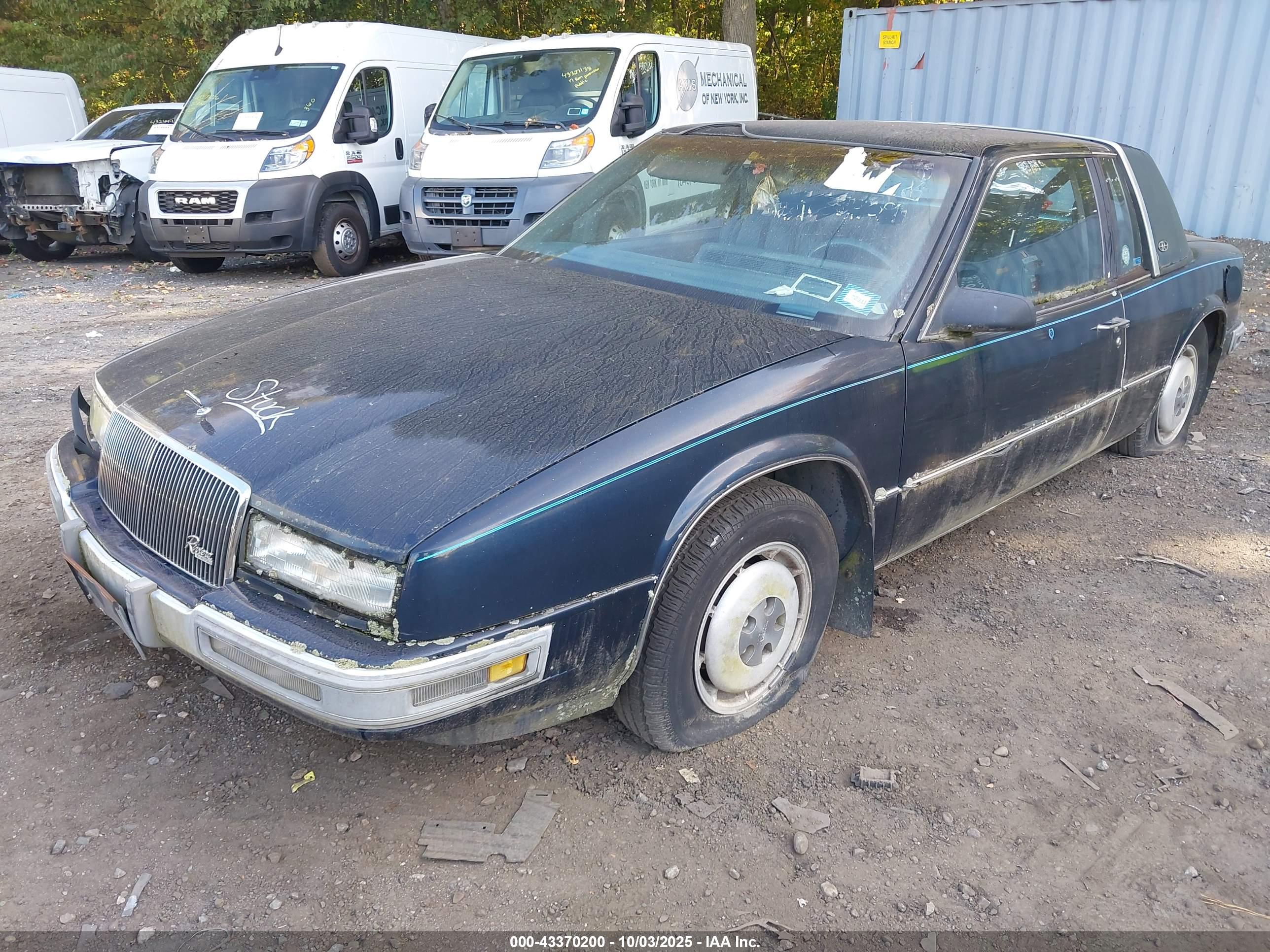 BUICK RIVIERA image 6