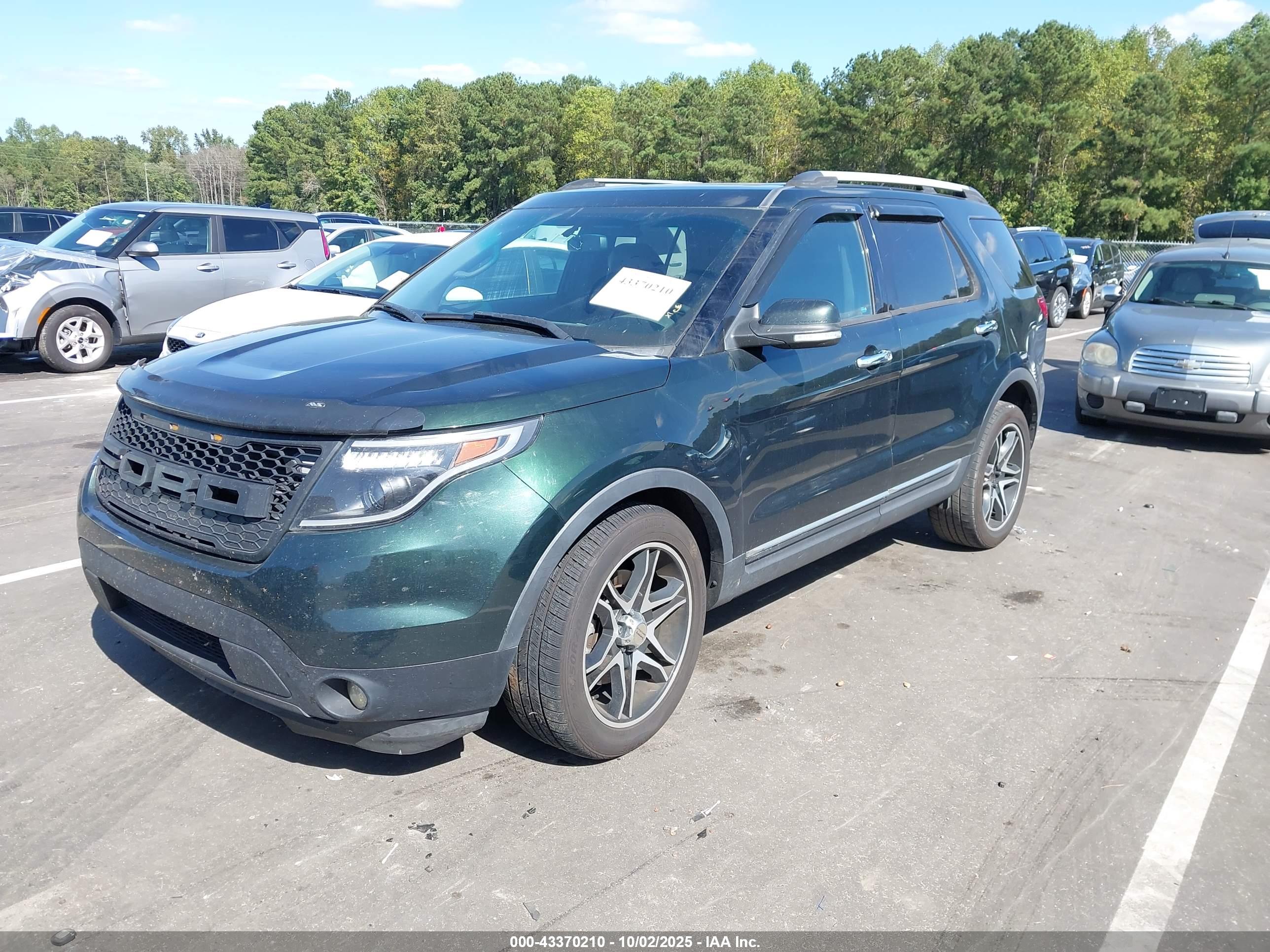 FORD EXPLORER image 2