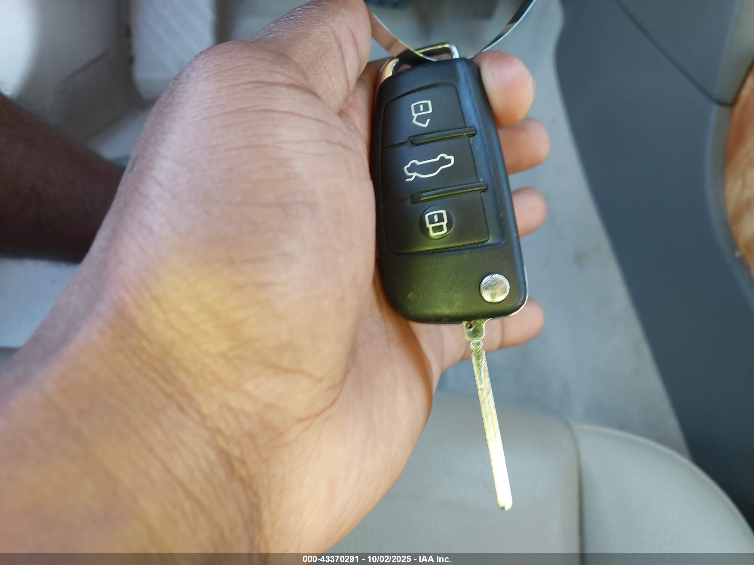AUDI A6 image 11