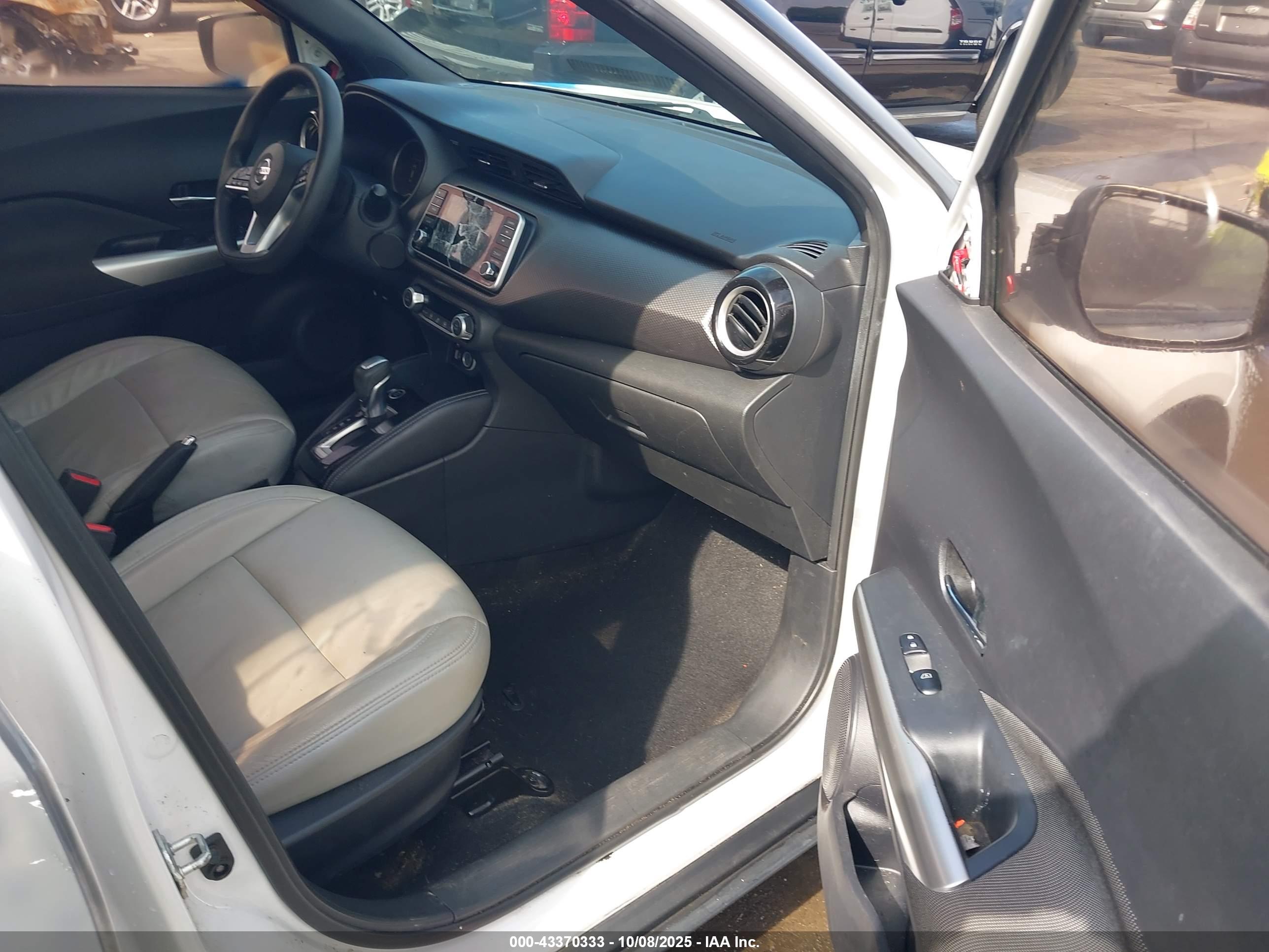 NISSAN KICKS image 5