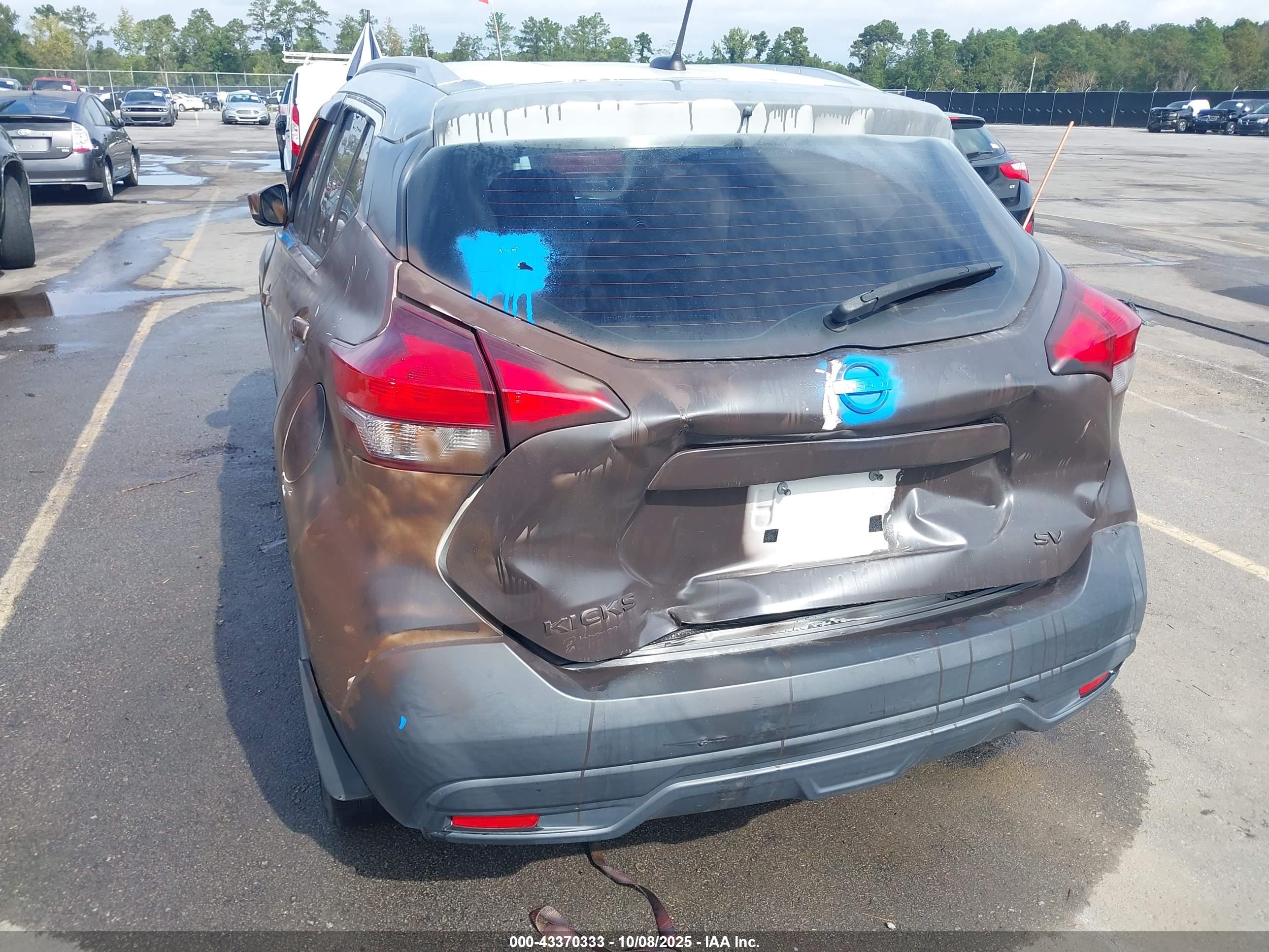 NISSAN KICKS image 6
