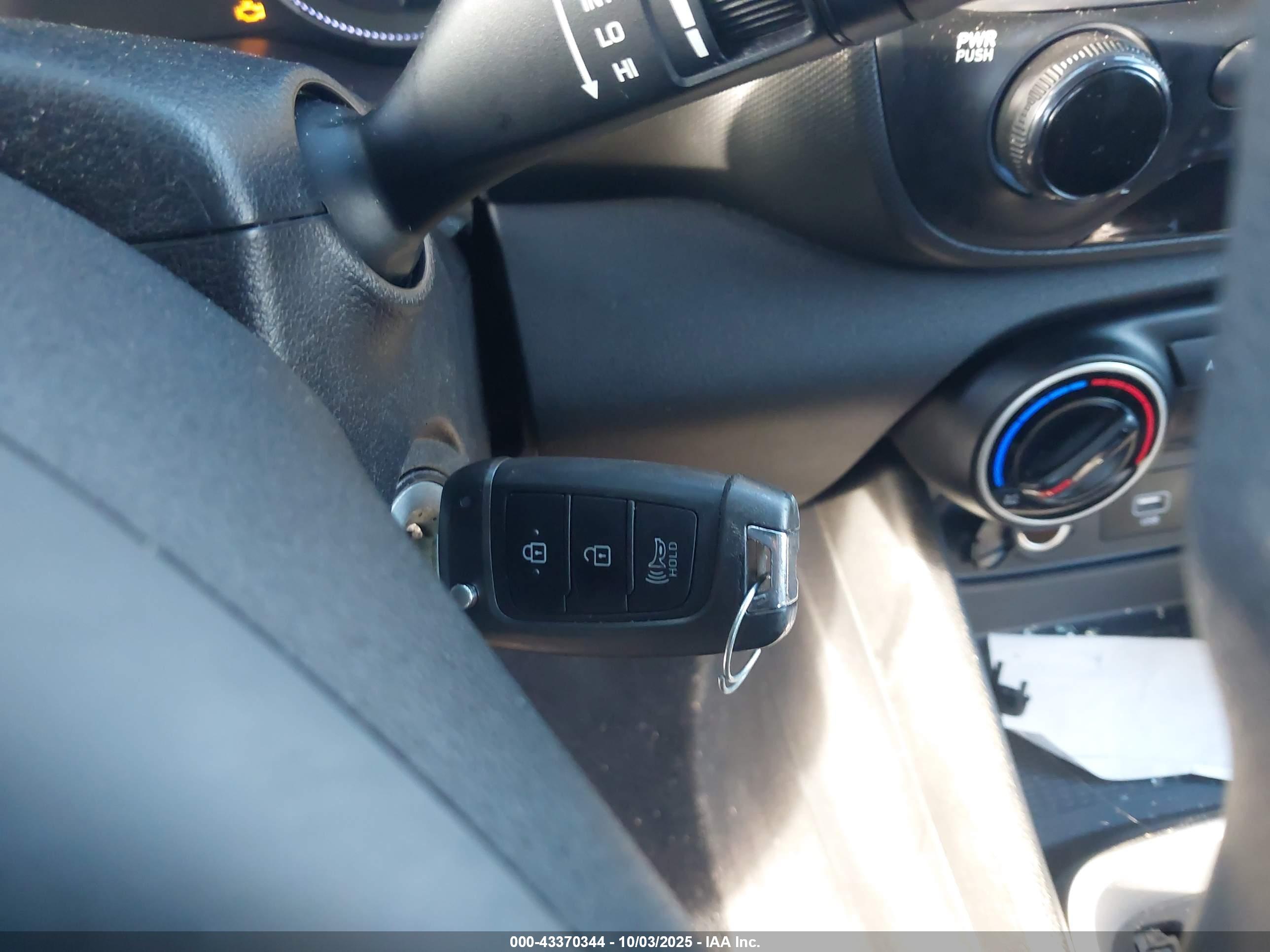HYUNDAI VENUE image 11