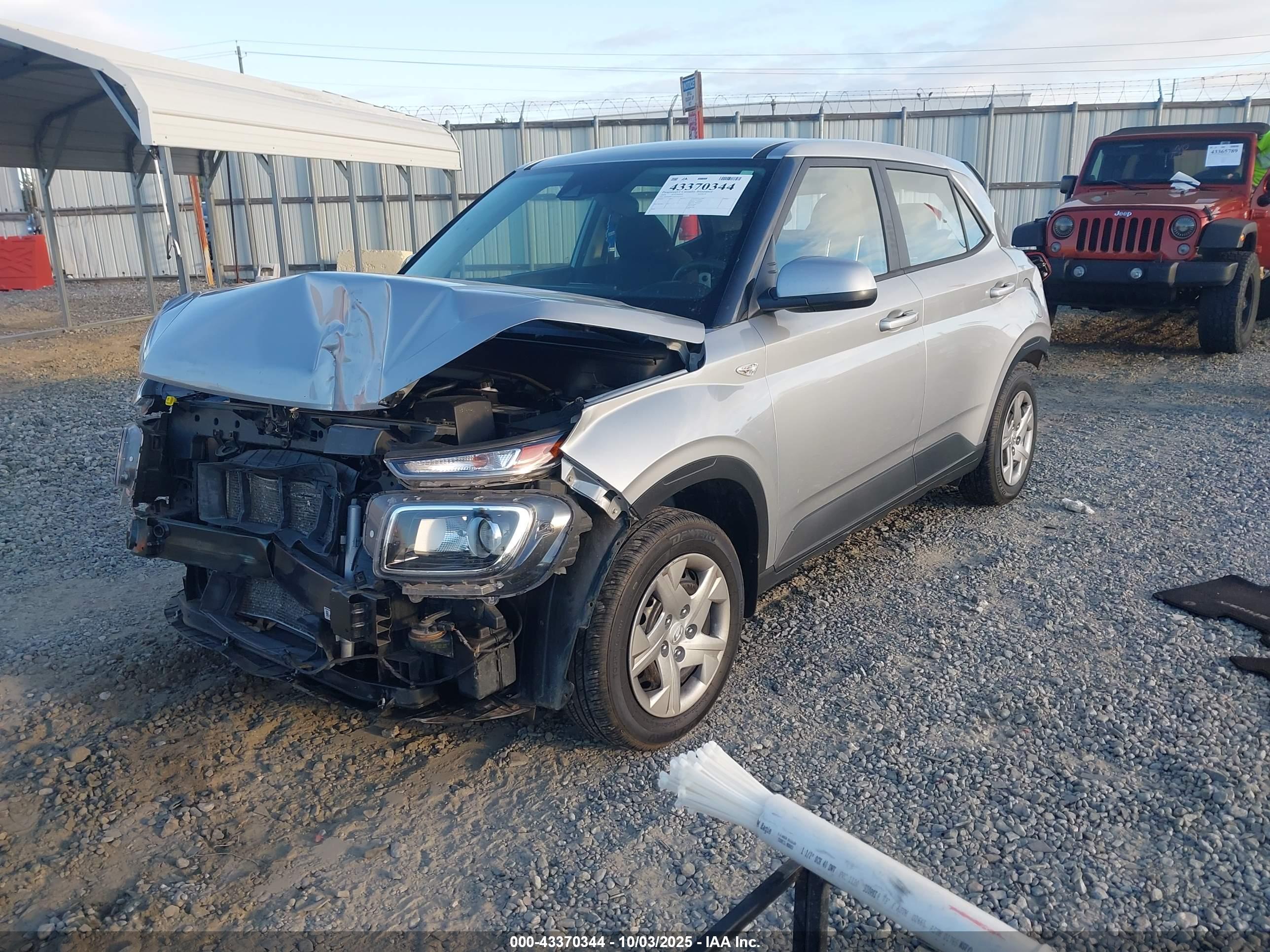 HYUNDAI VENUE image 2