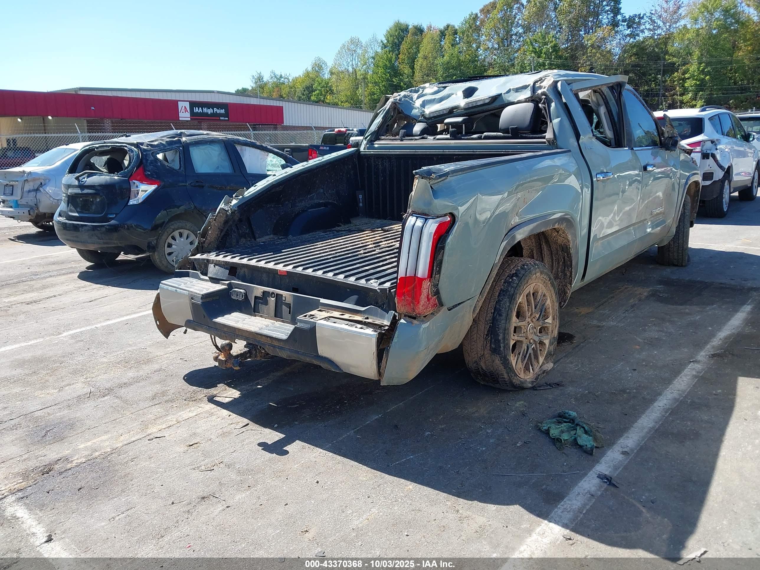 TOYOTA TUNDRA image 4