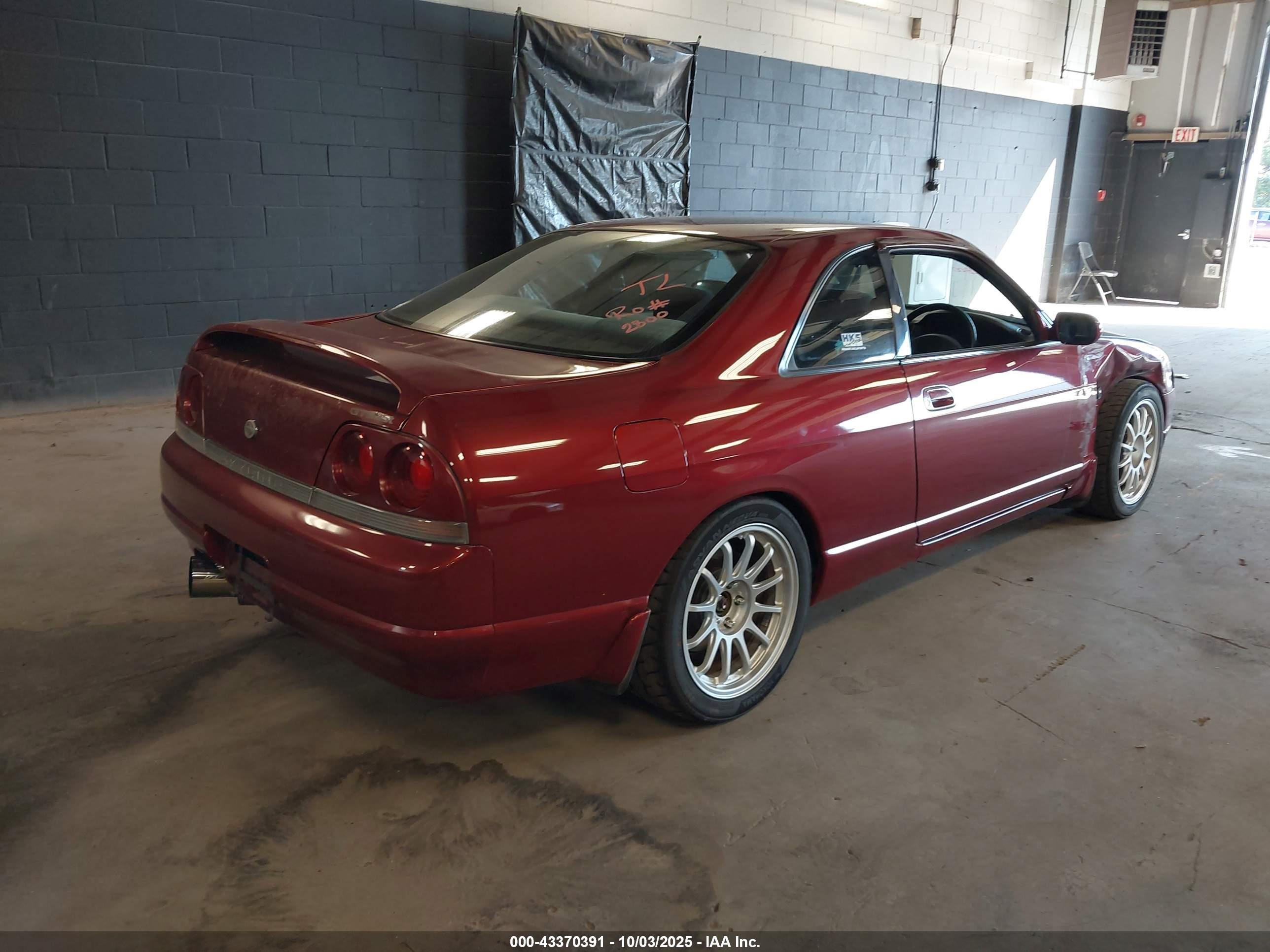 NISSAN SKYLINE image 4