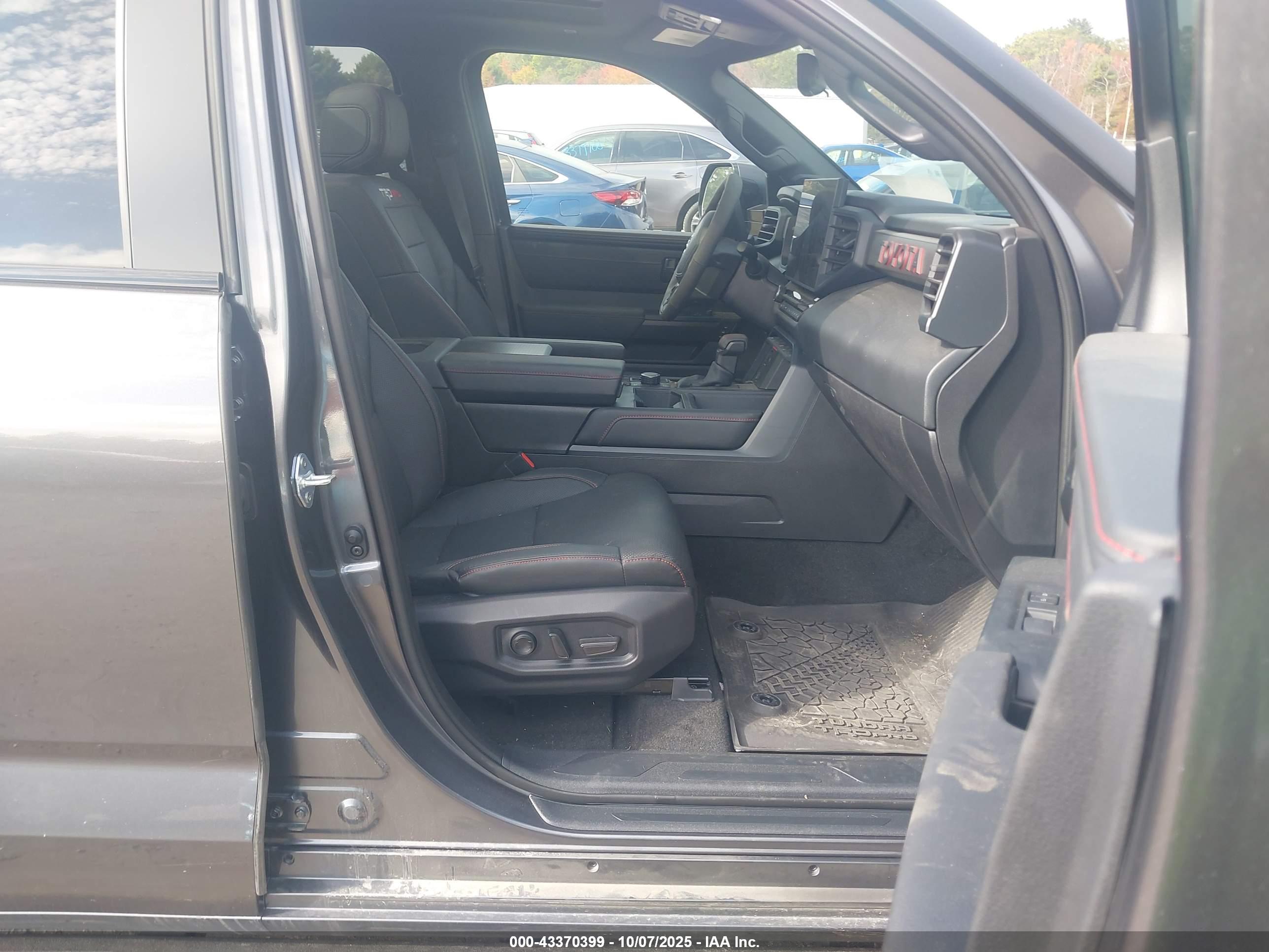 TOYOTA TUNDRA image 5