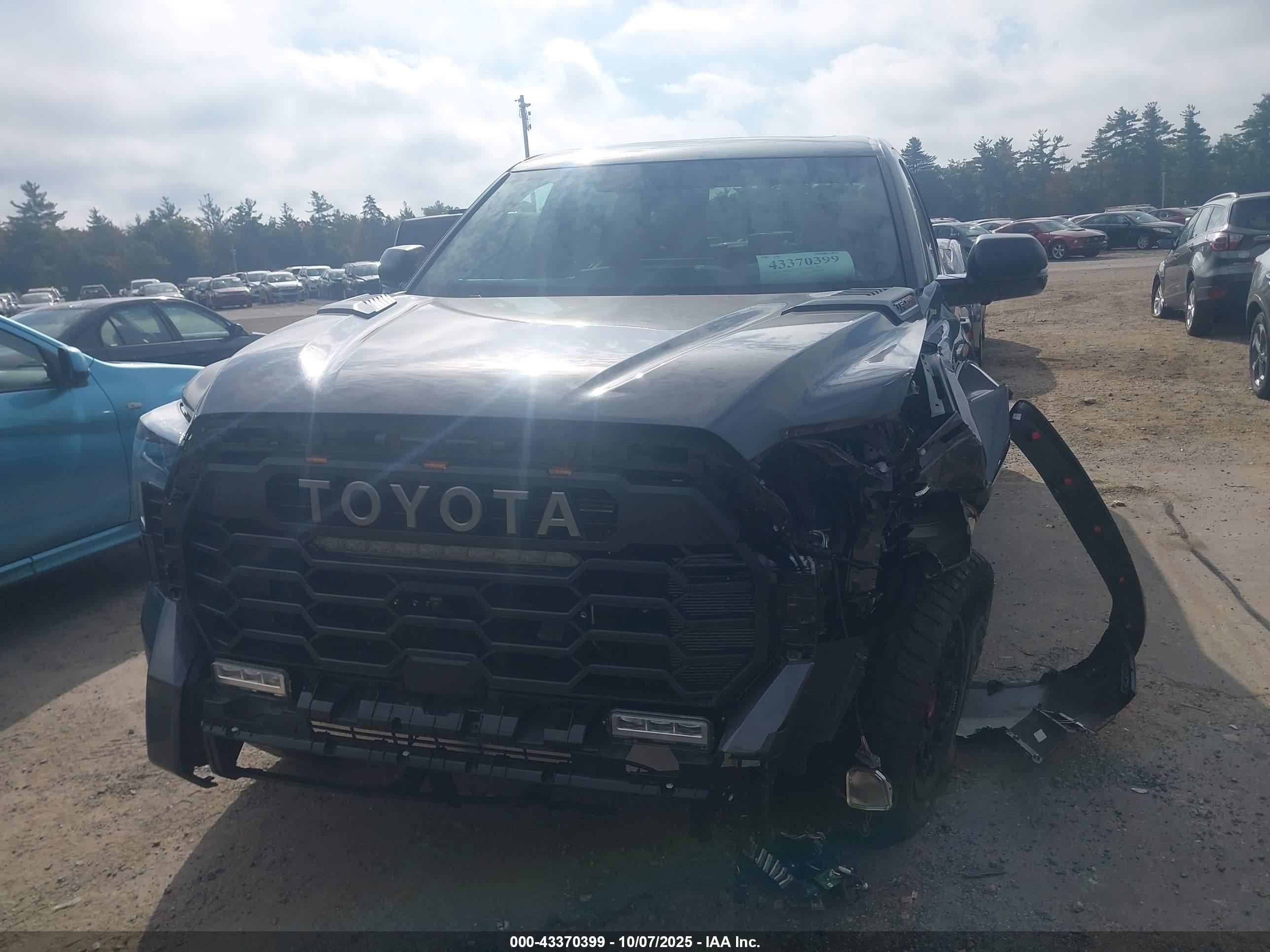 TOYOTA TUNDRA image 6