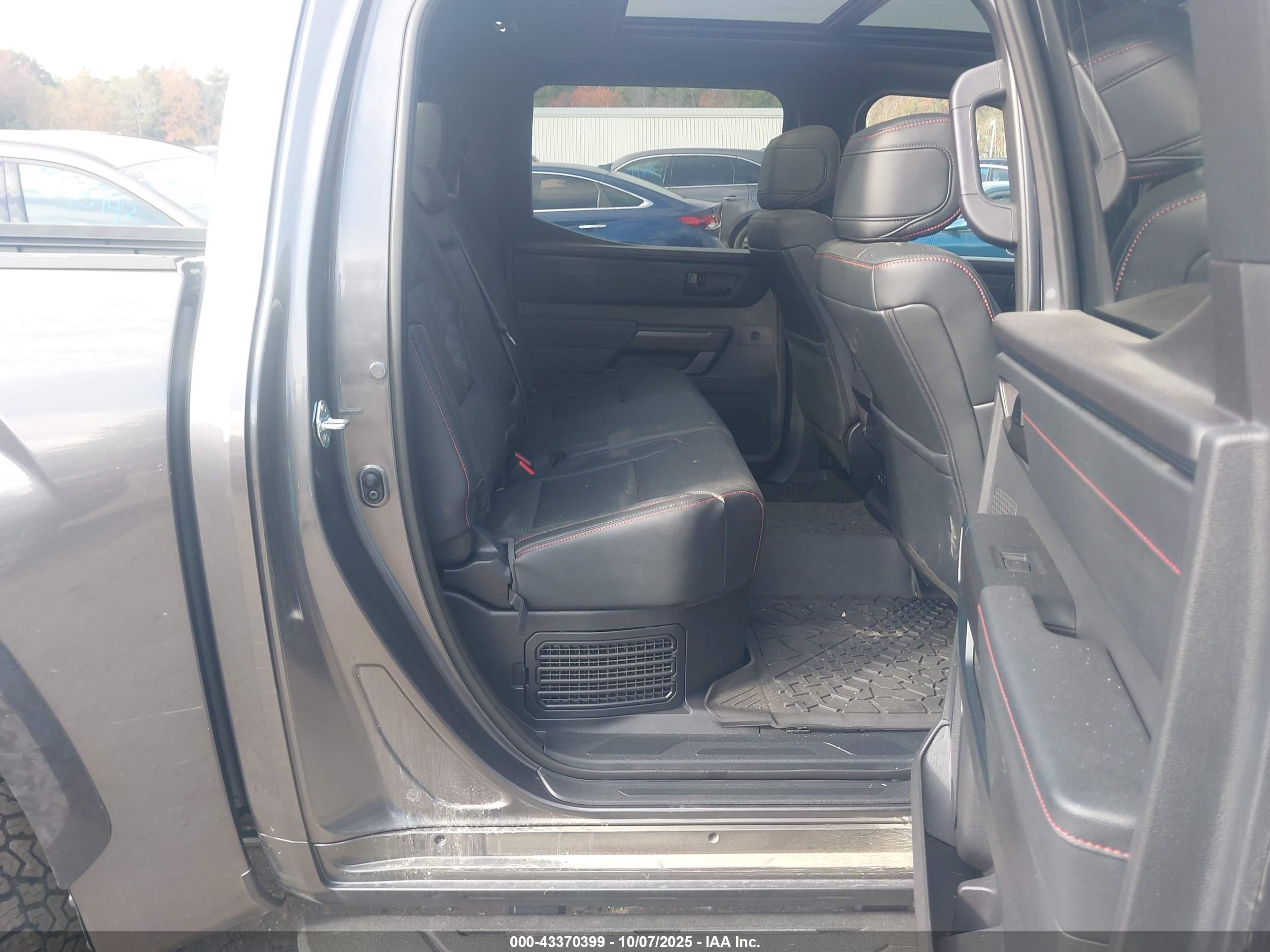 TOYOTA TUNDRA image 8