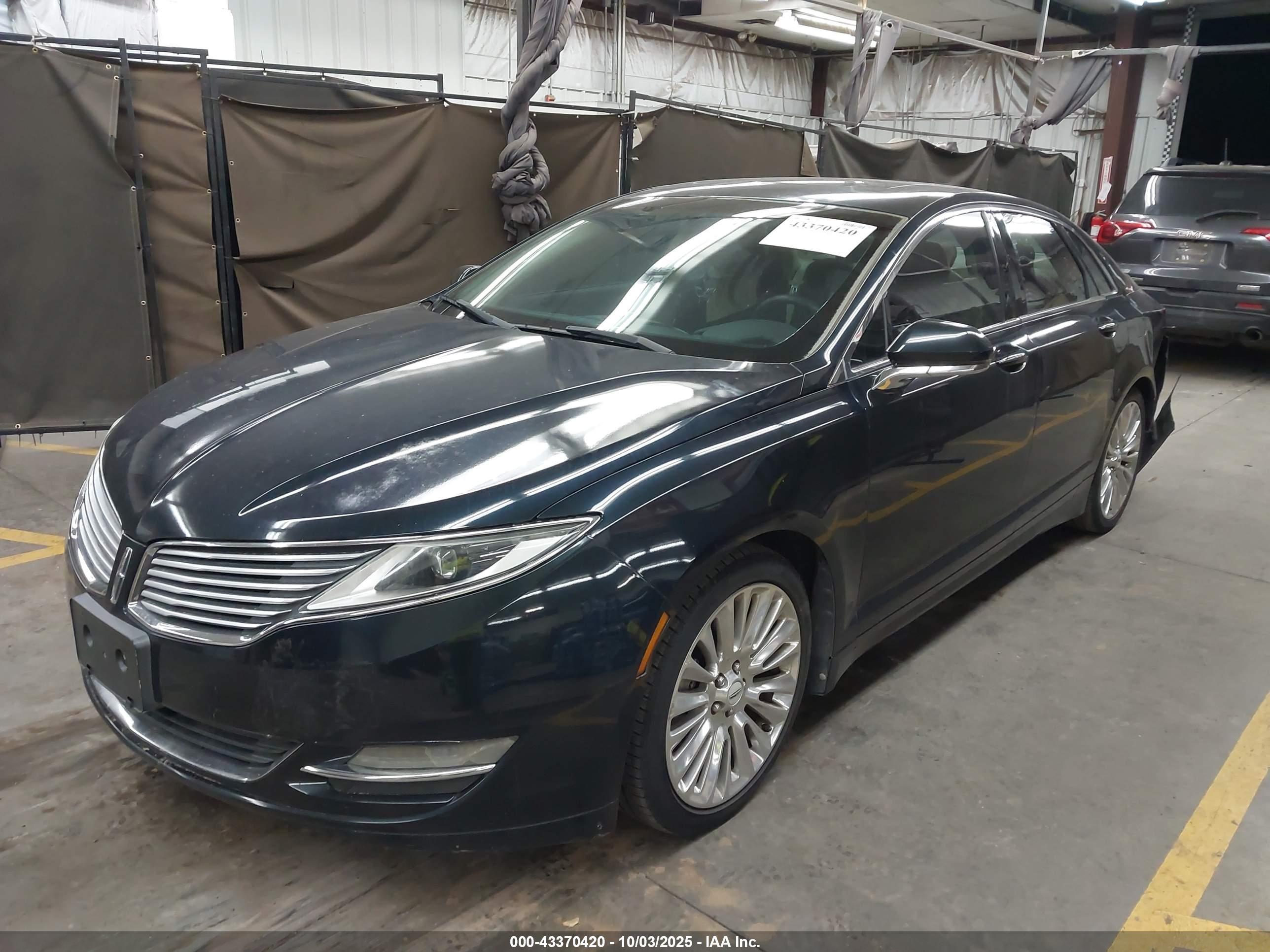 LINCOLN MKZ image 2