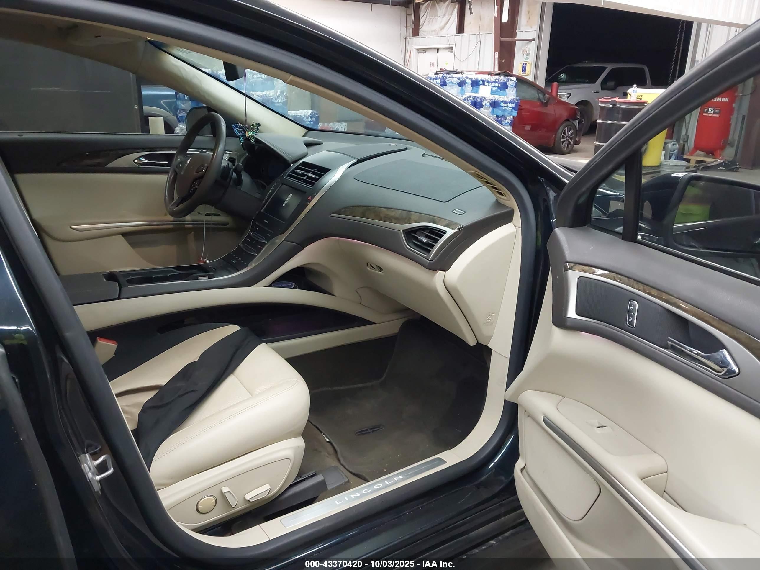 LINCOLN MKZ image 5