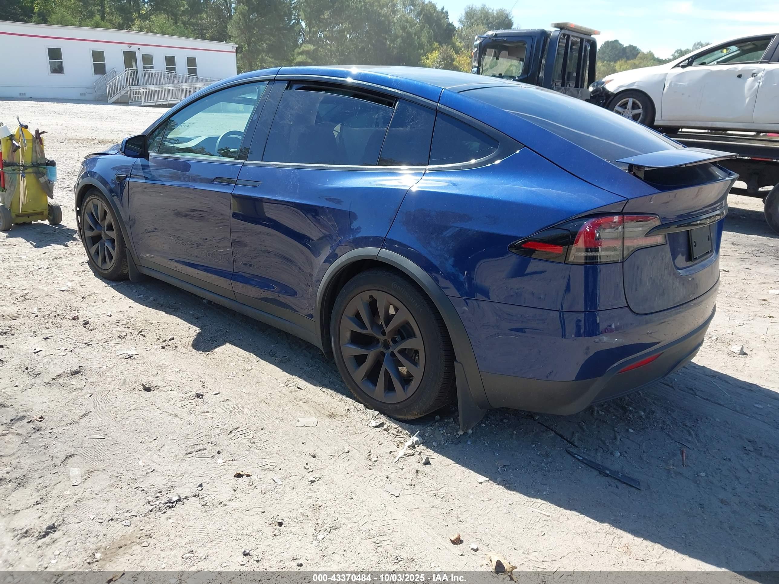 TESLA MODEL image 3