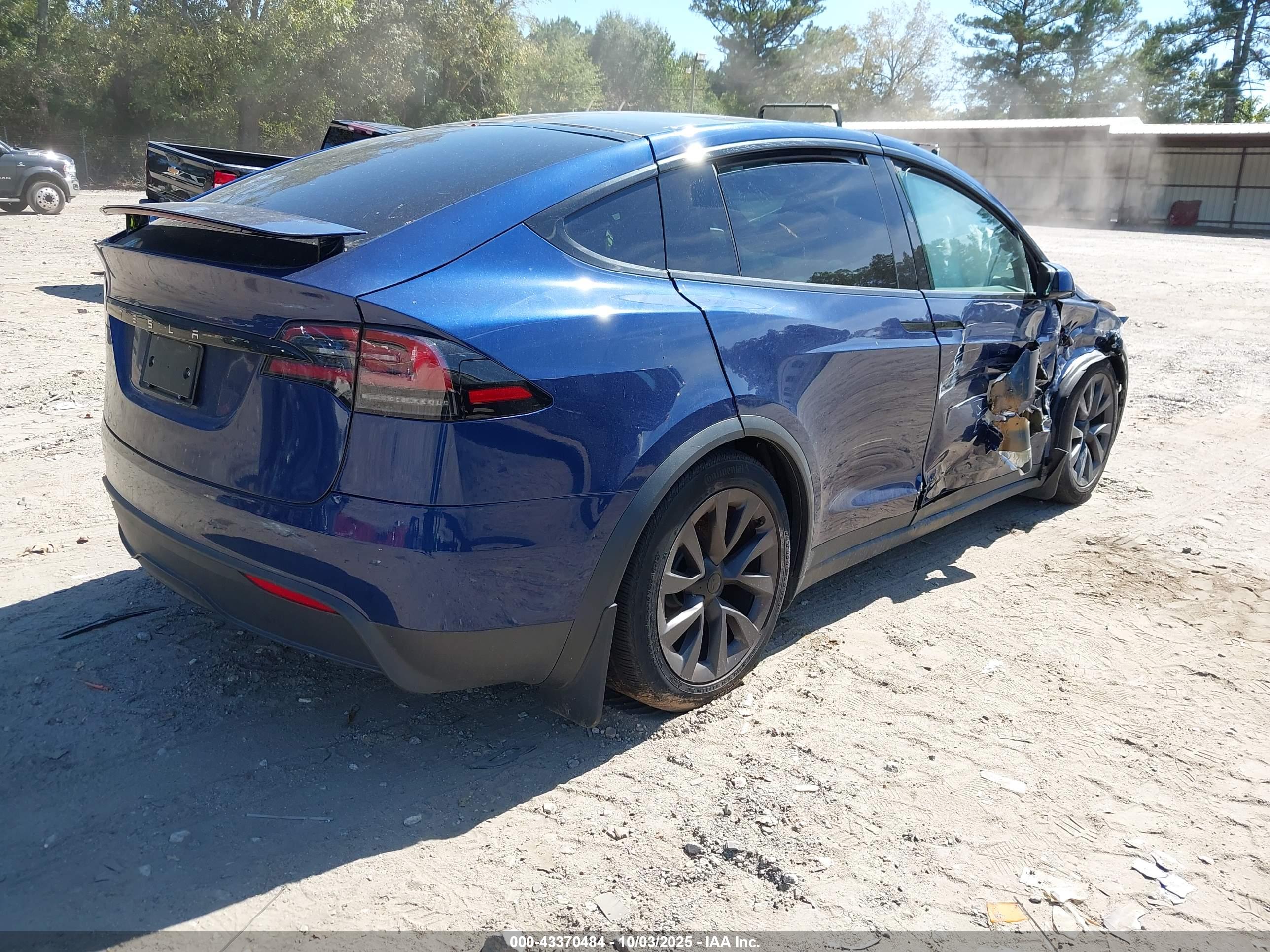TESLA MODEL image 4