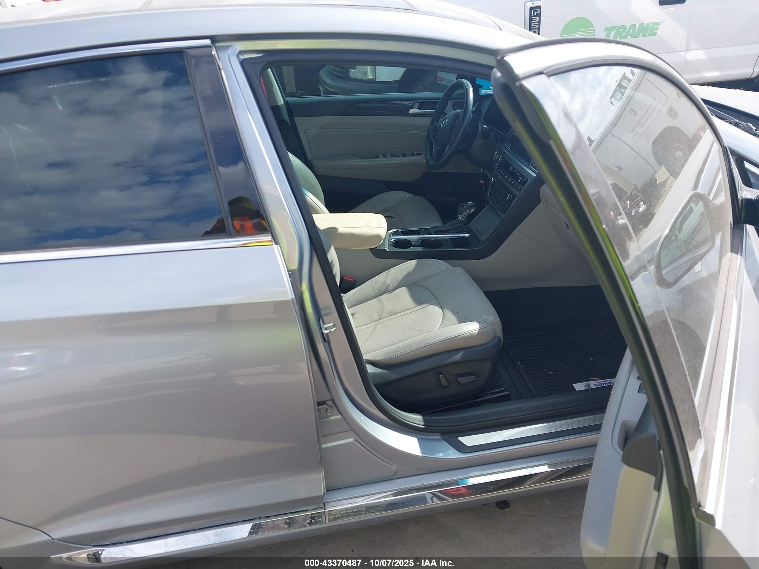 HYUNDAI SONATA image 5