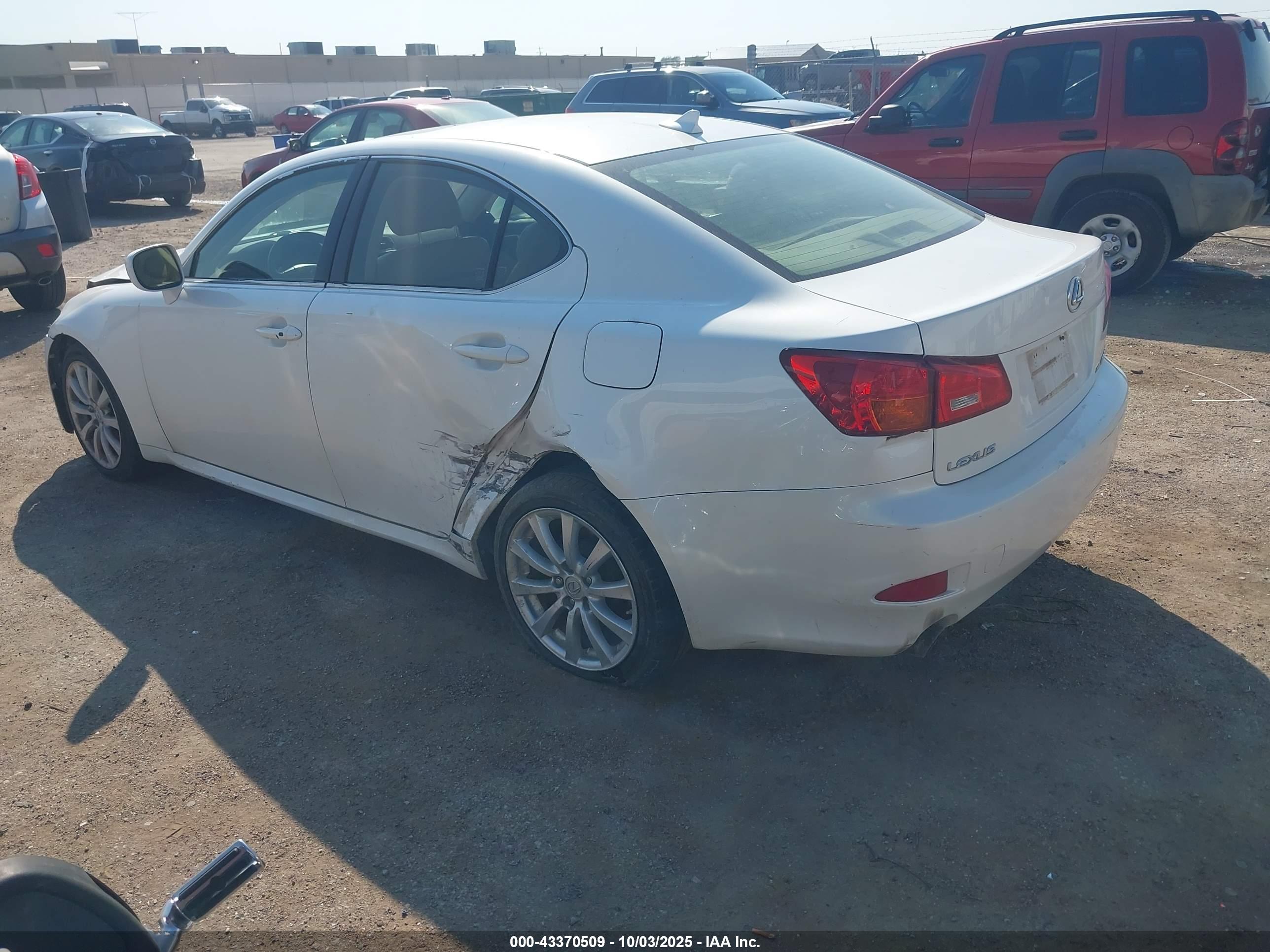 LEXUS IS image 3