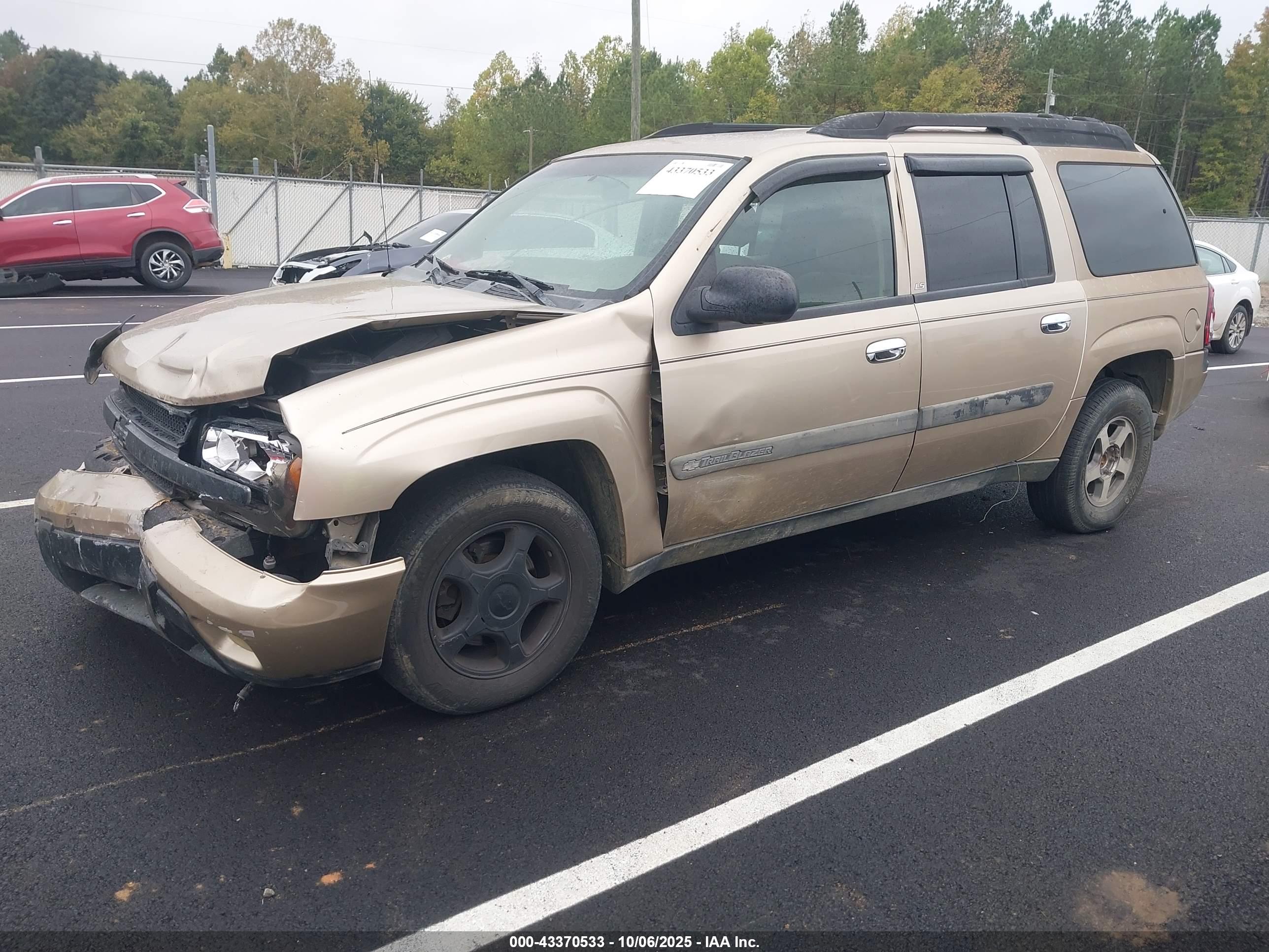 CHEVROLET TRAILBLAZER image 2