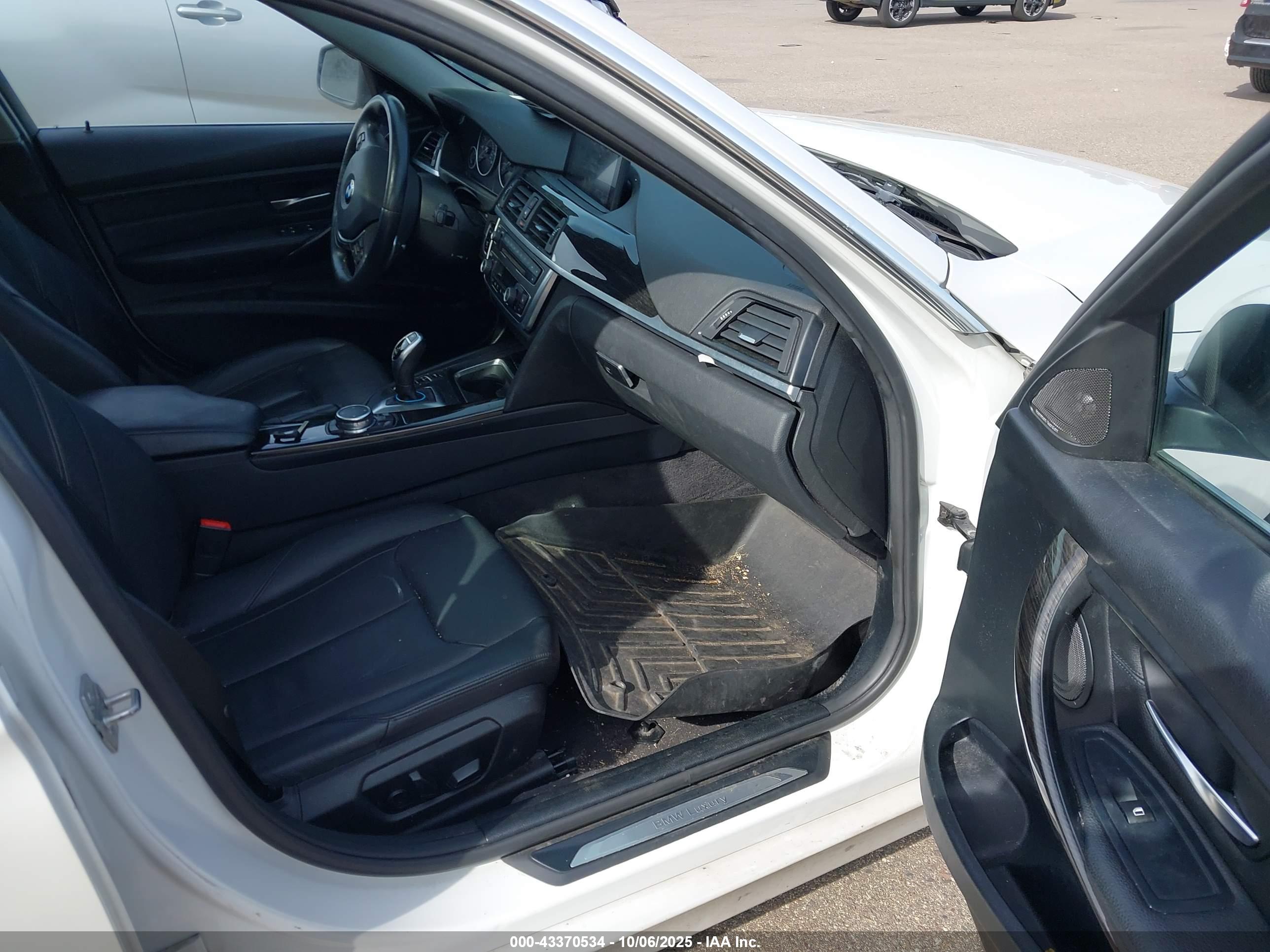 BMW 328I image 5