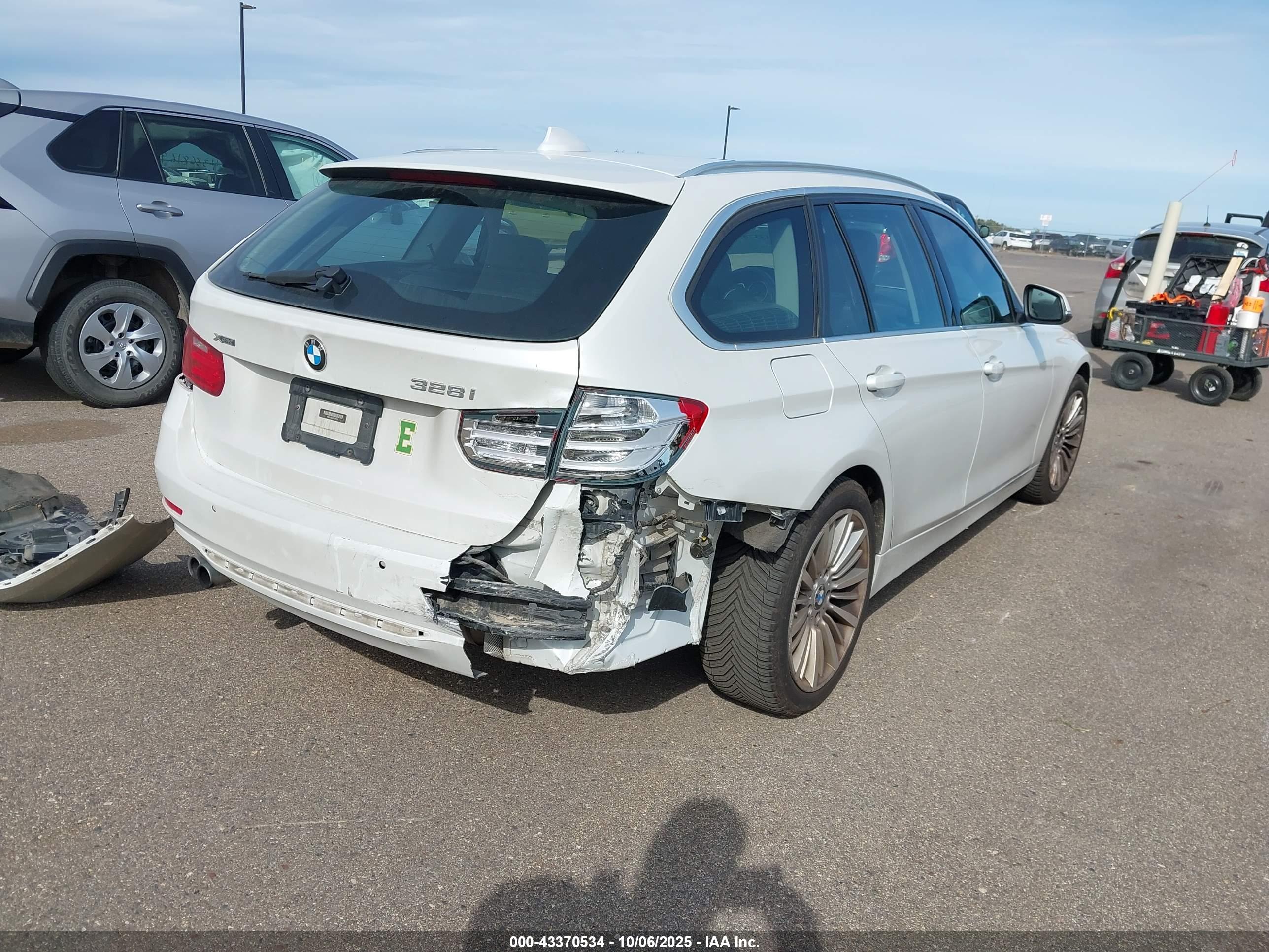 BMW 328I image 6