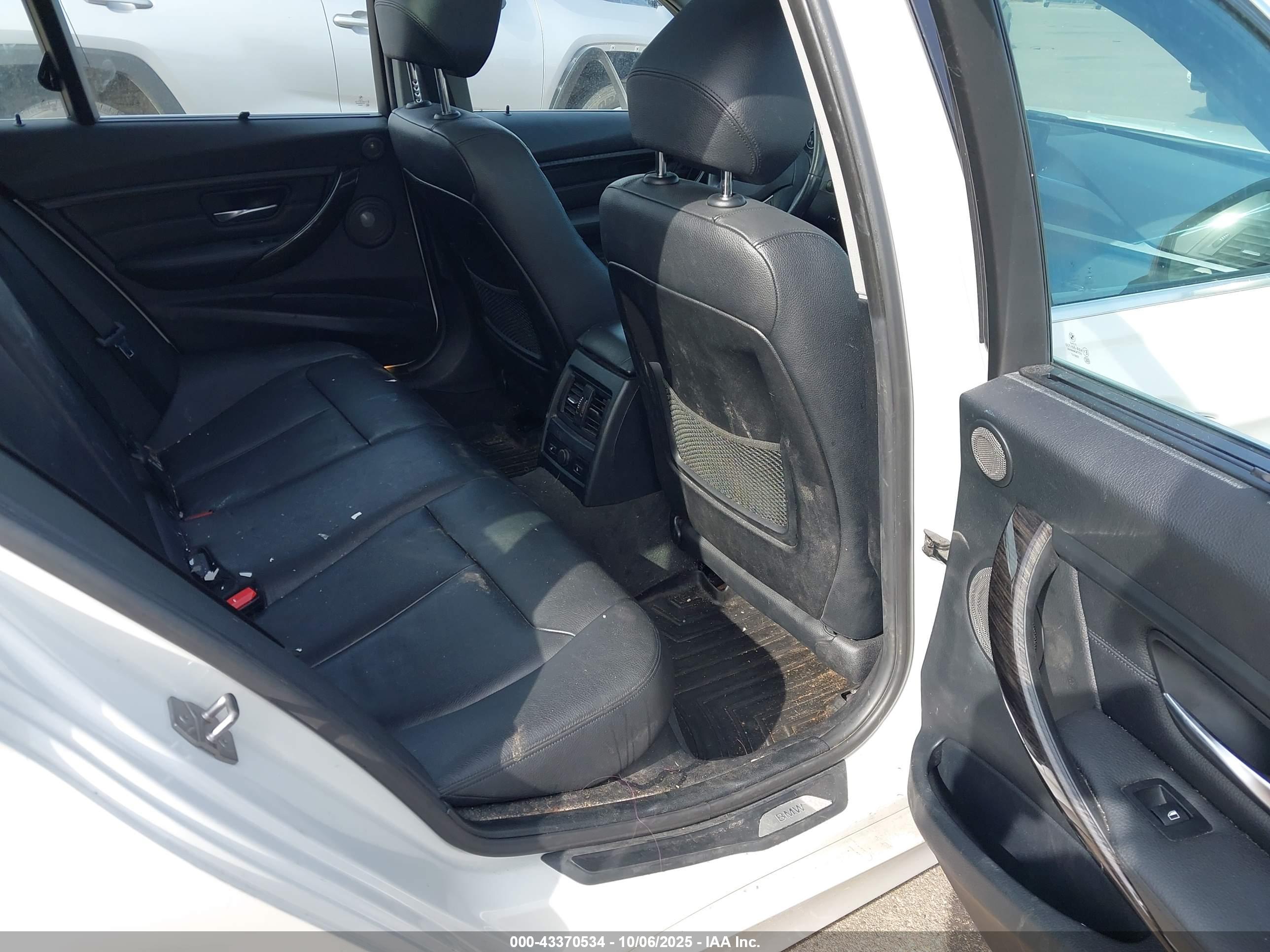 BMW 328I image 8