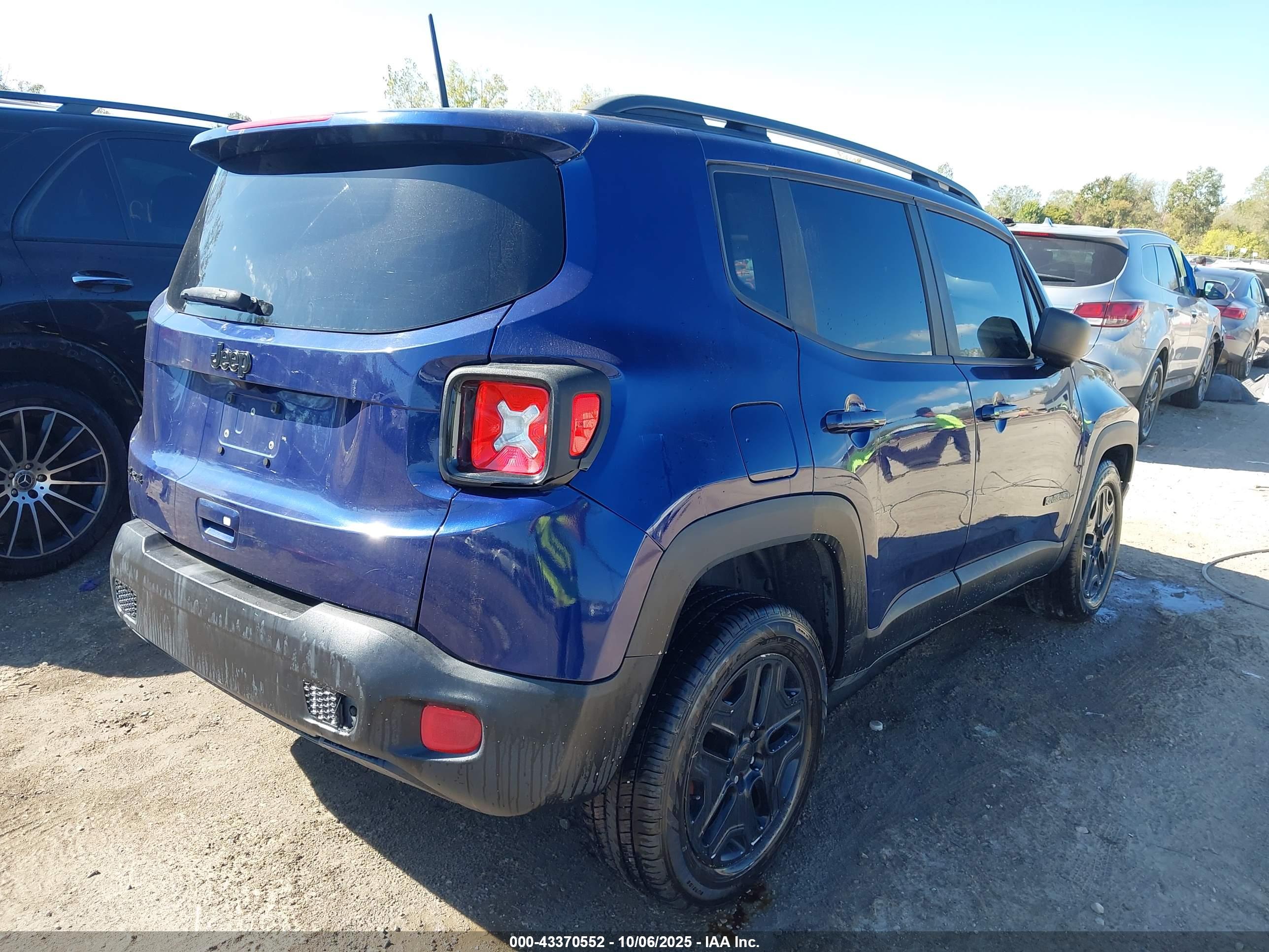 JEEP RENEGADE image 4