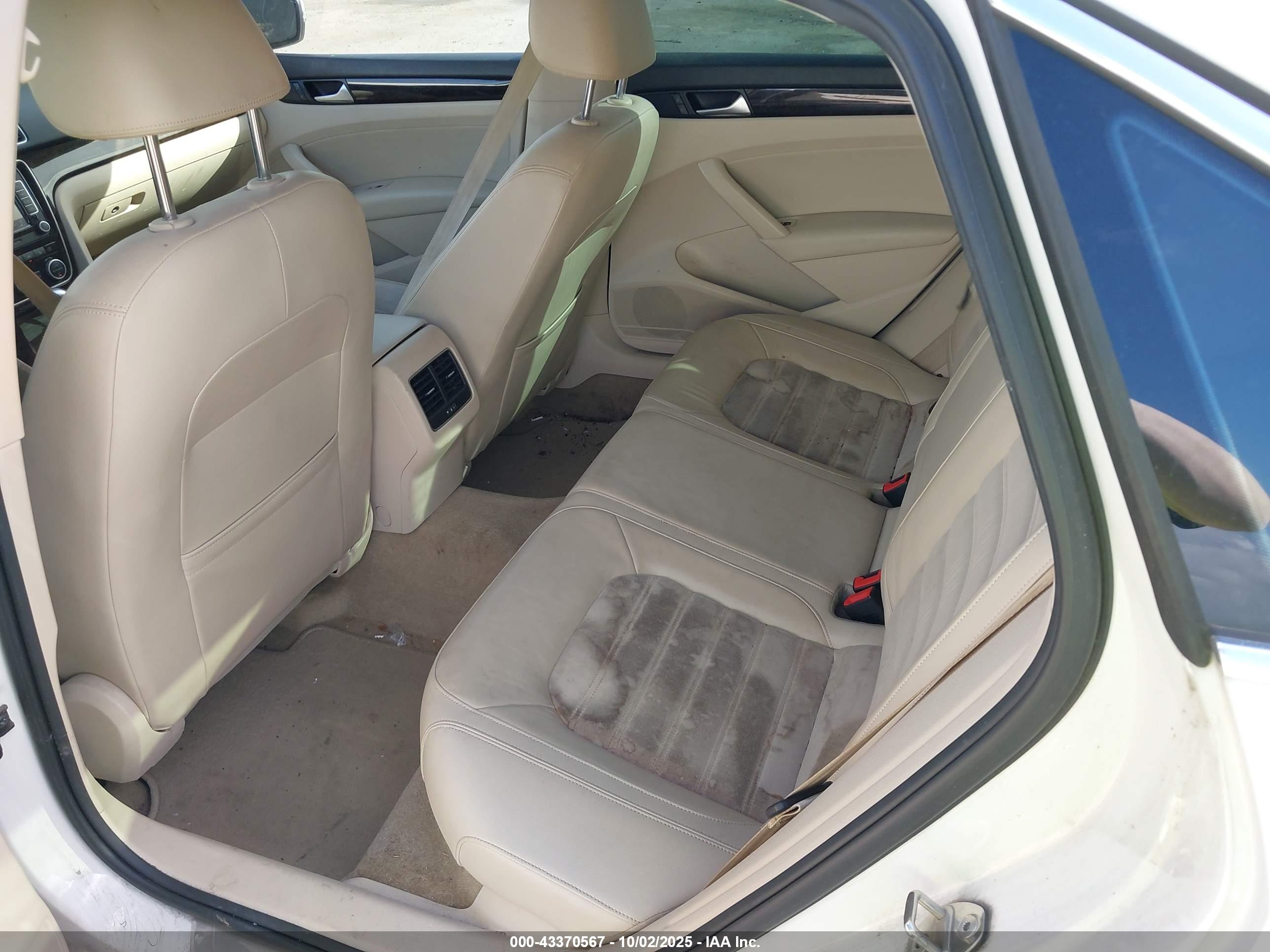 VOLKSWAGEN PASSAT image 8
