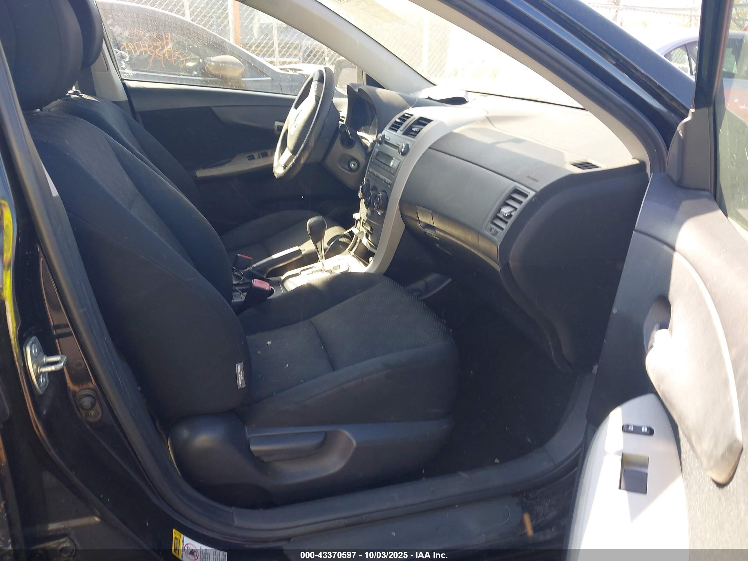TOYOTA COROLLA image 5
