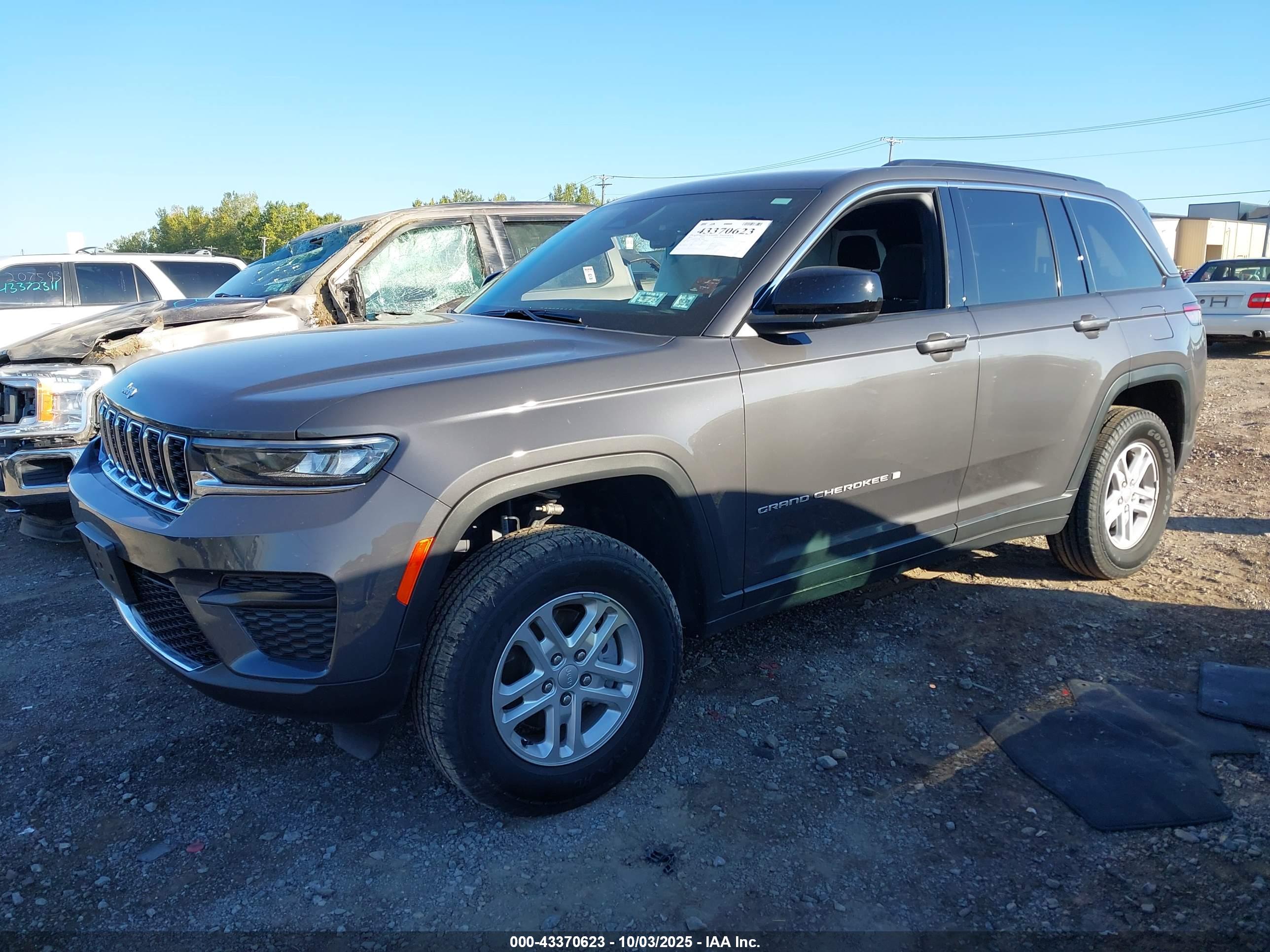 JEEP GRAND image 2