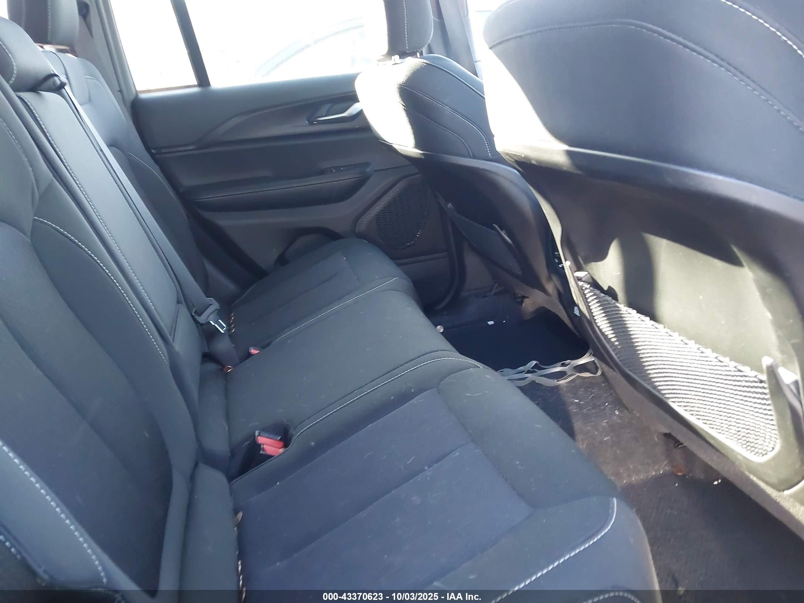 JEEP GRAND image 8