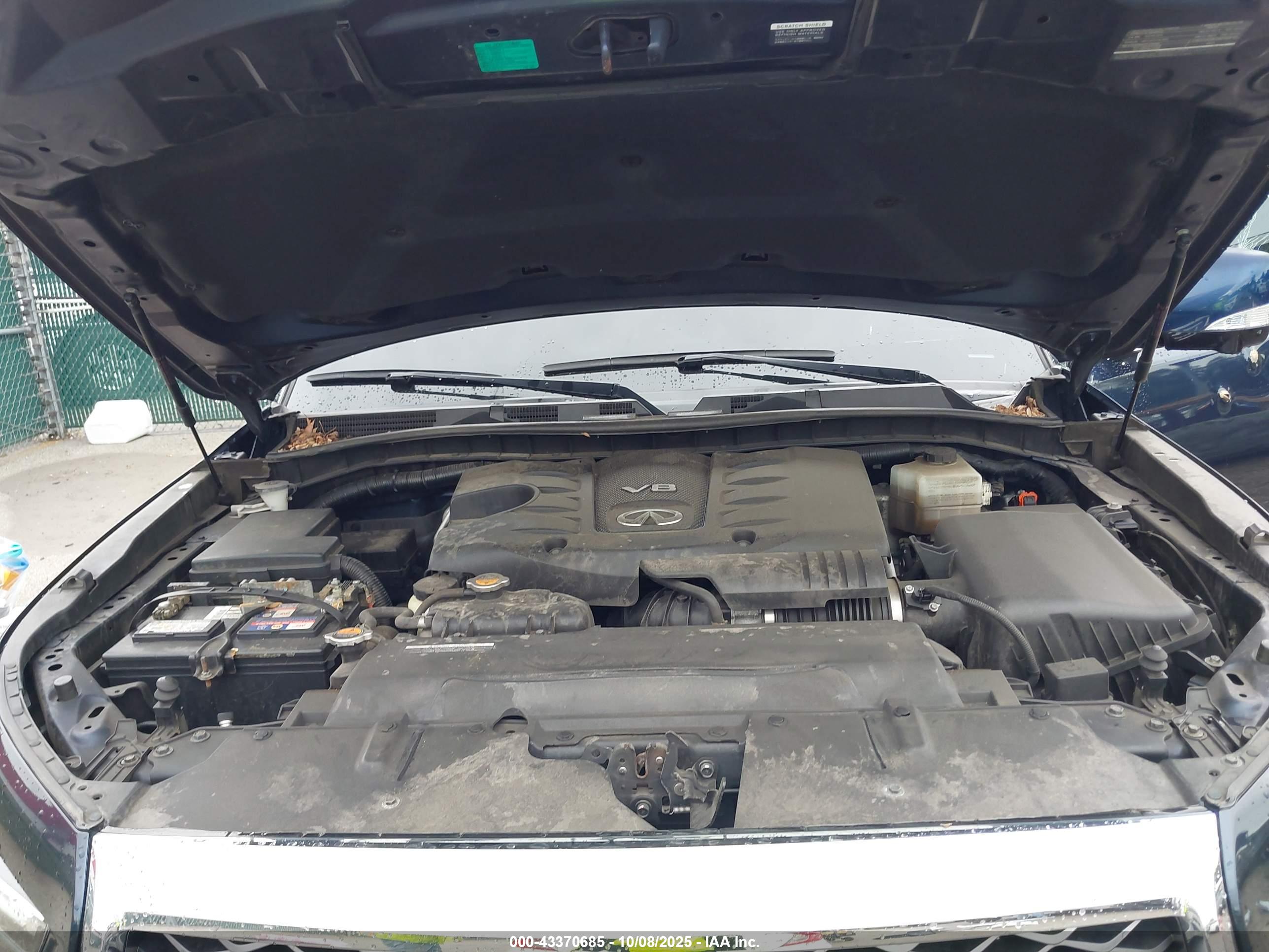 INFINITI QX80 image 10