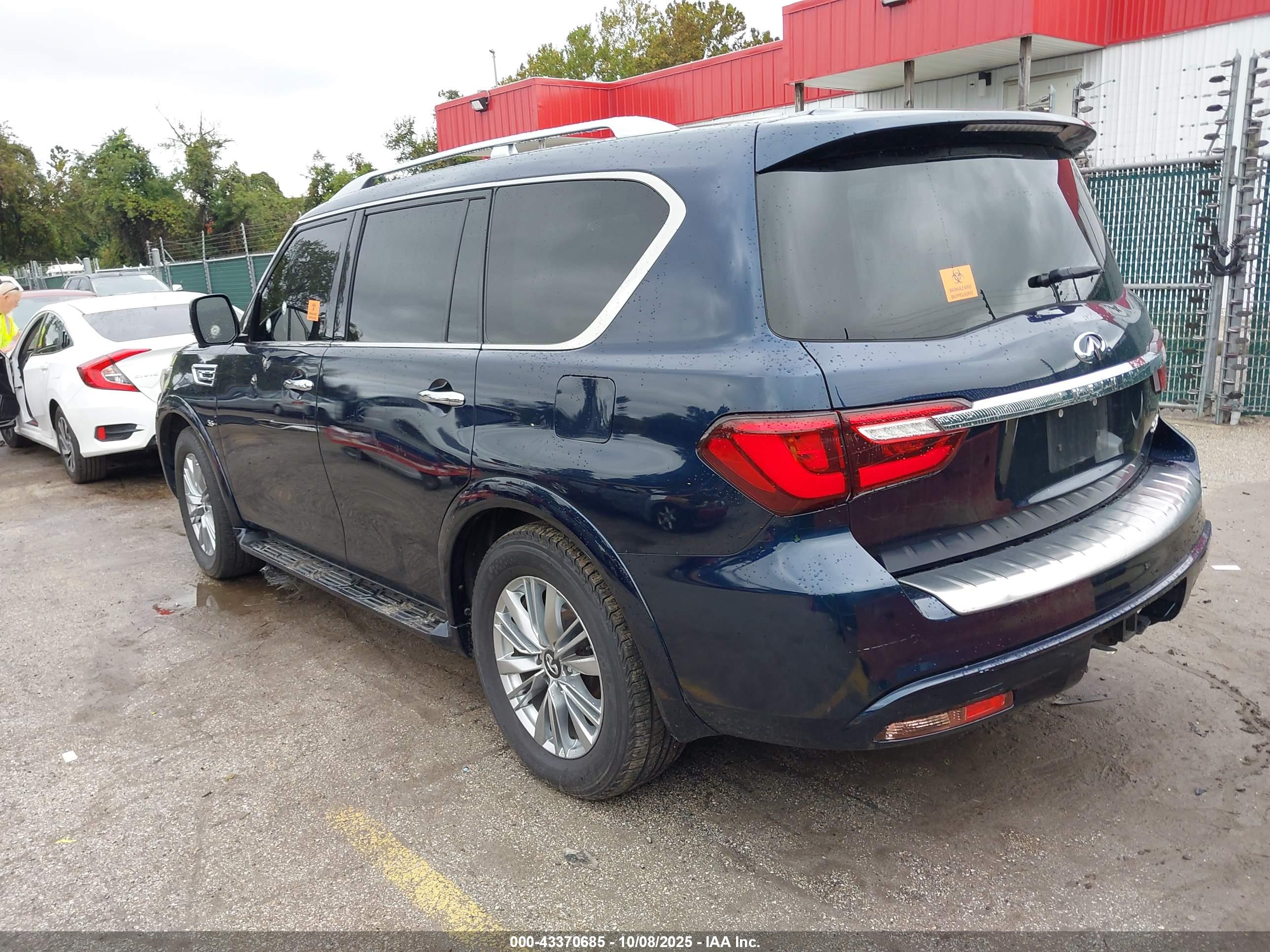 INFINITI QX80 image 3