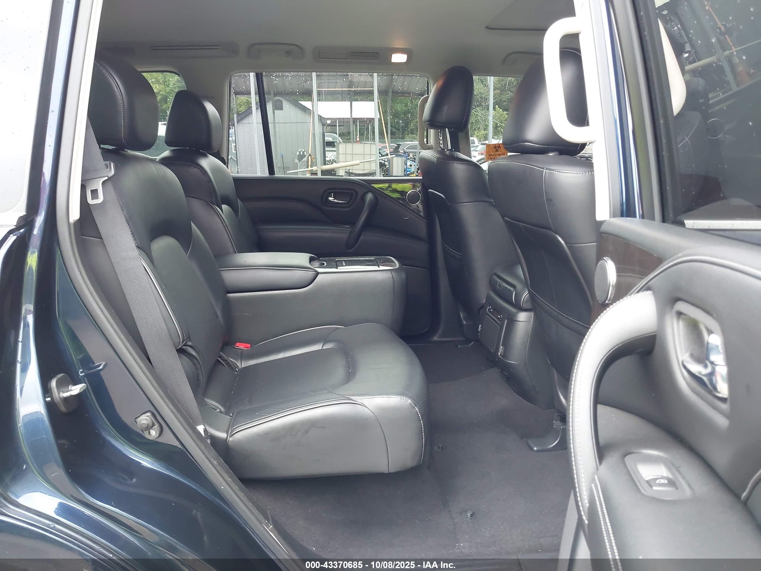 INFINITI QX80 image 8
