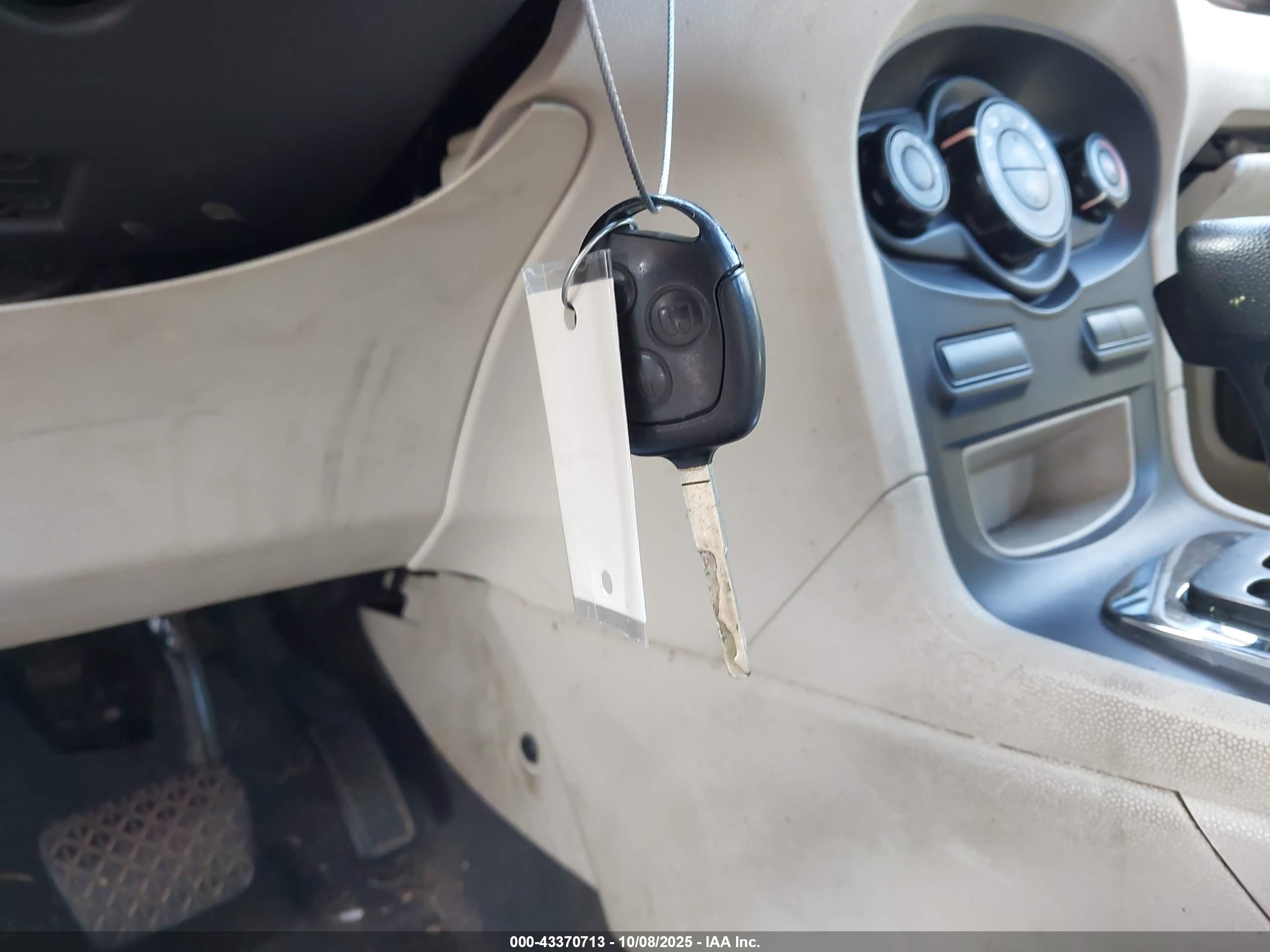FORD FIESTA image 11