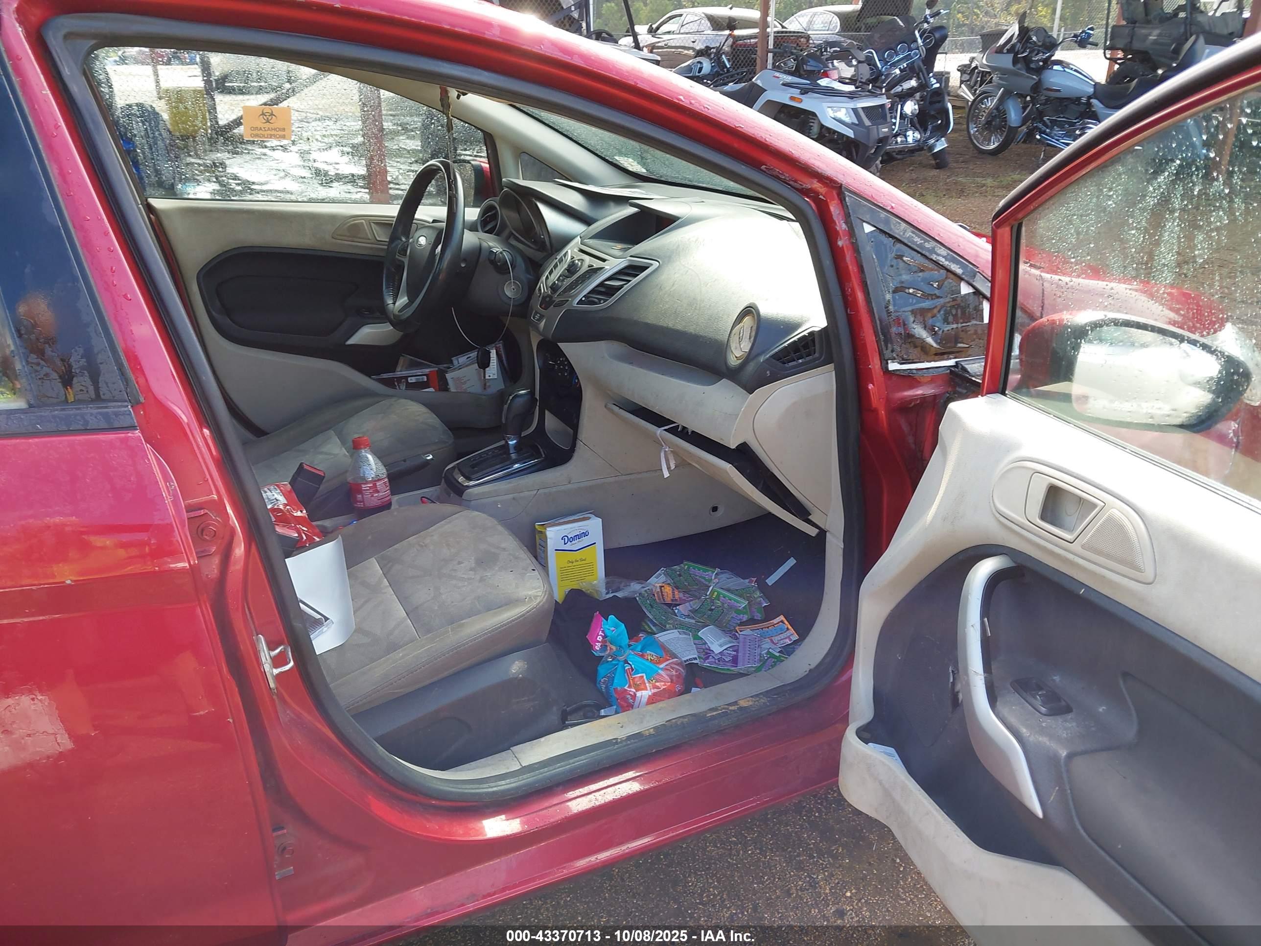 FORD FIESTA image 5
