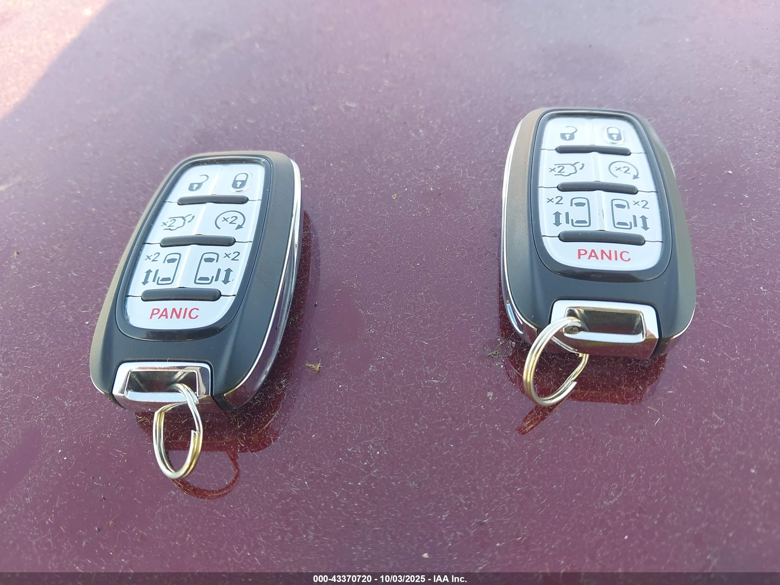 CHRYSLER PACIFICA image 11