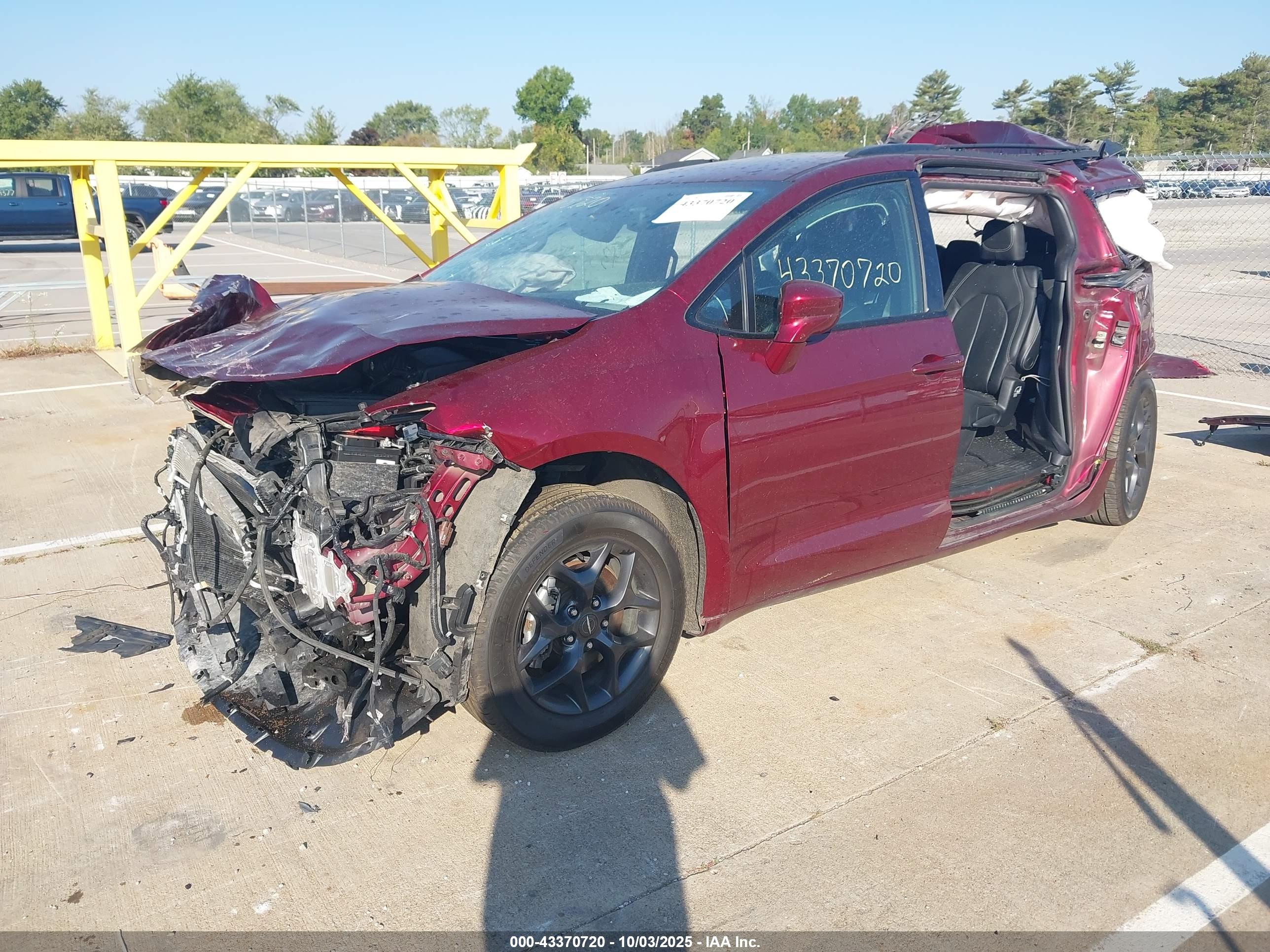 CHRYSLER PACIFICA image 2