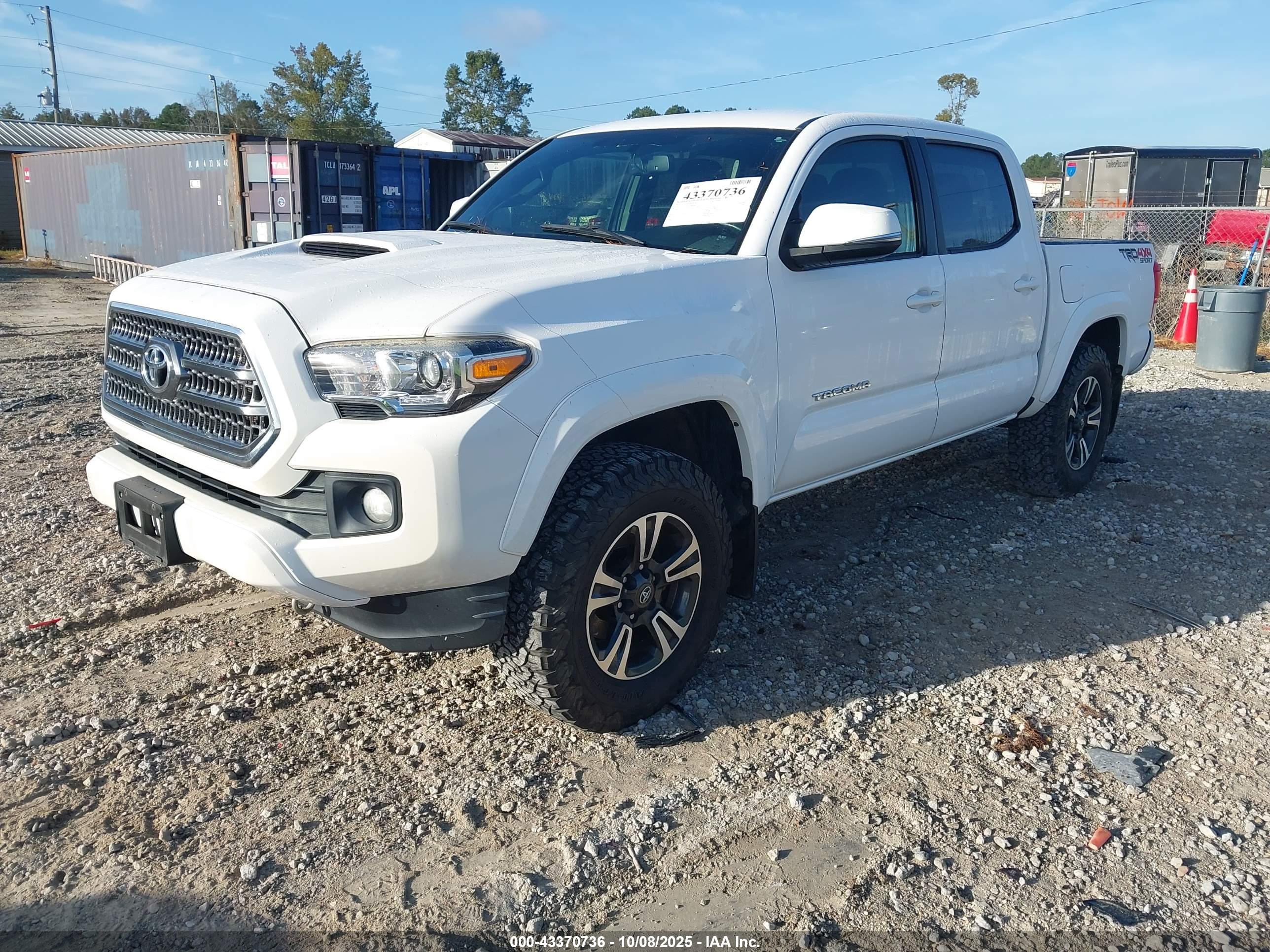 TOYOTA TACOMA image 2