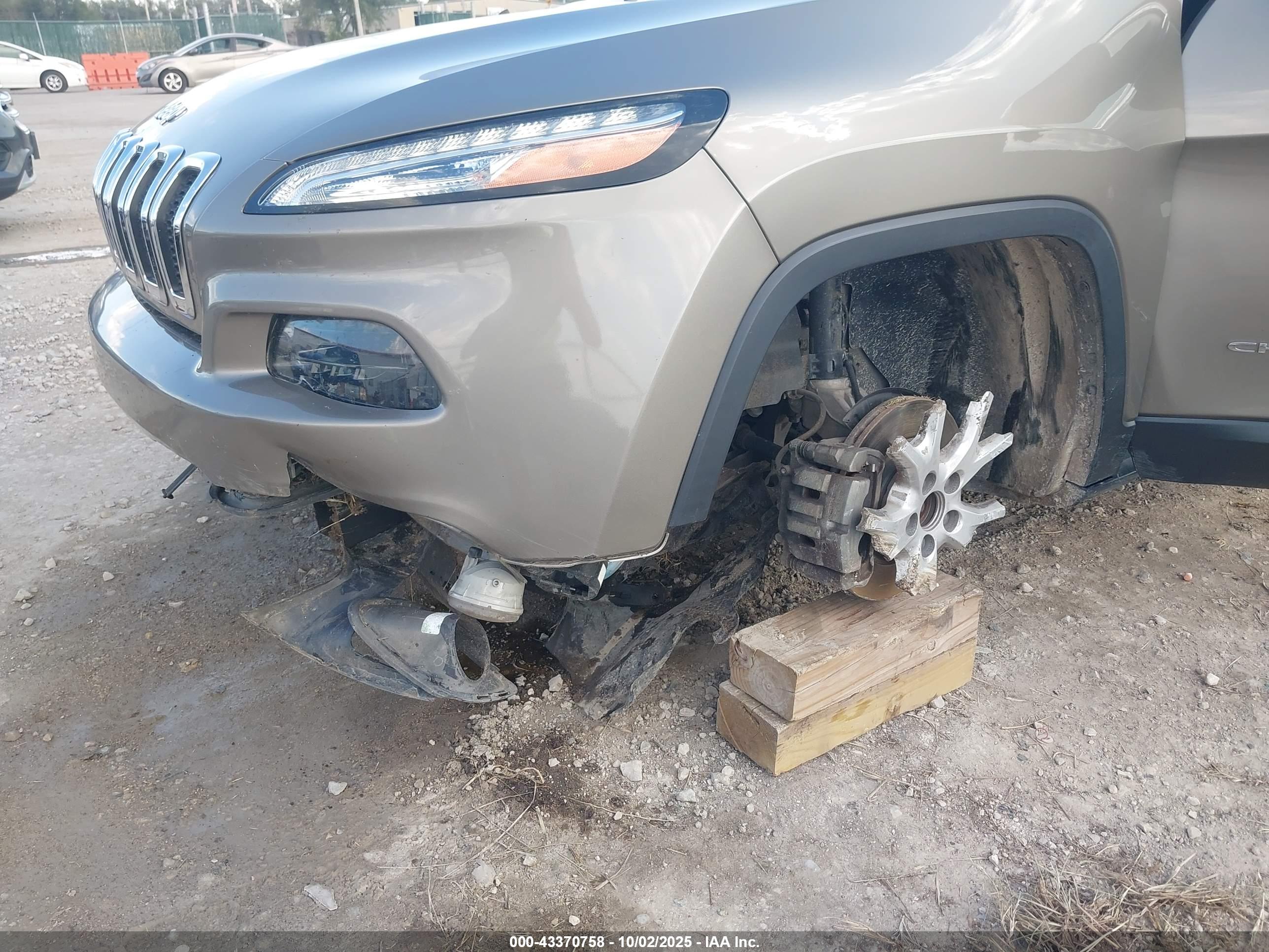 JEEP CHEROKEE image 6