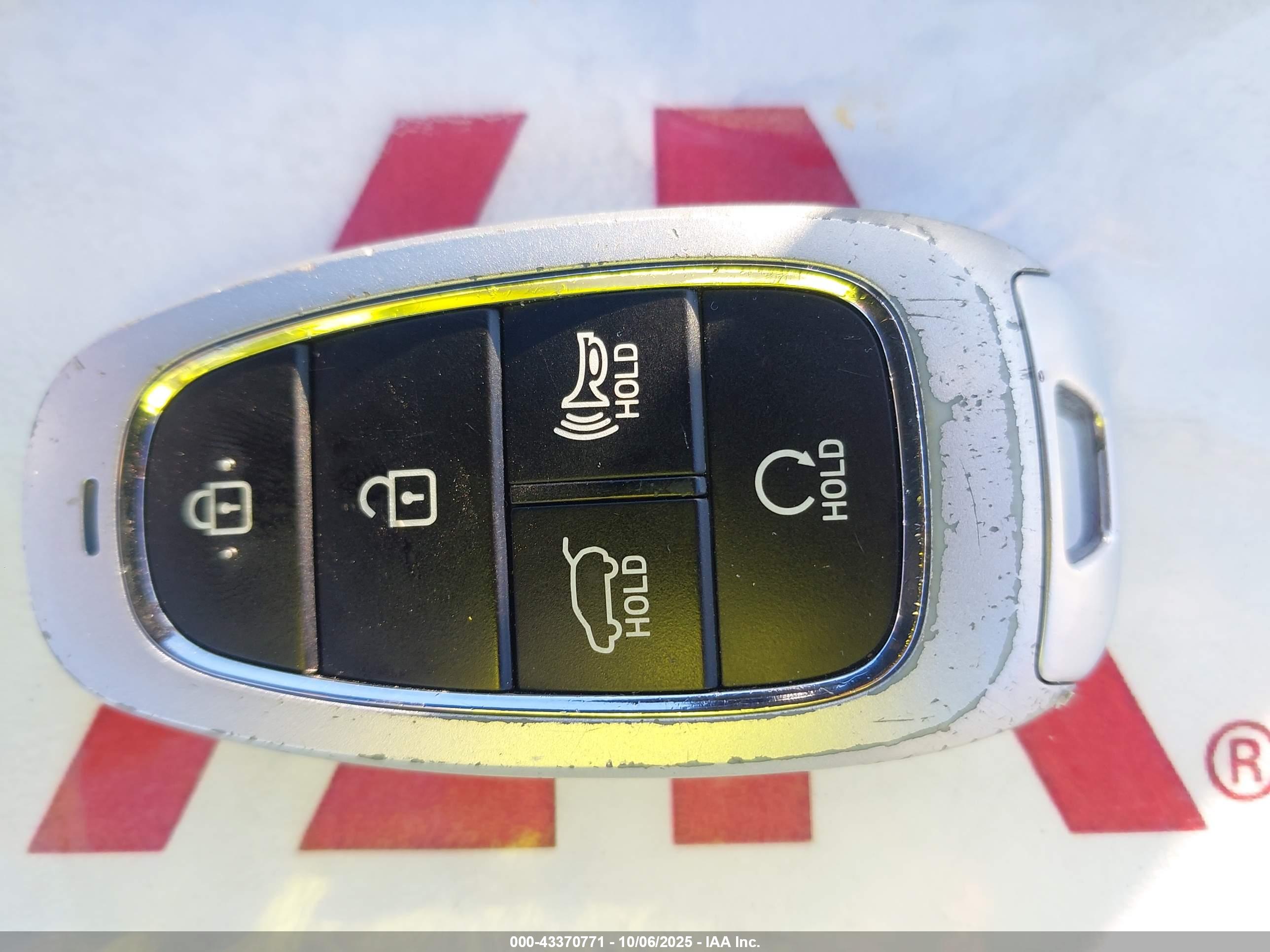 HYUNDAI TUCSON image 11