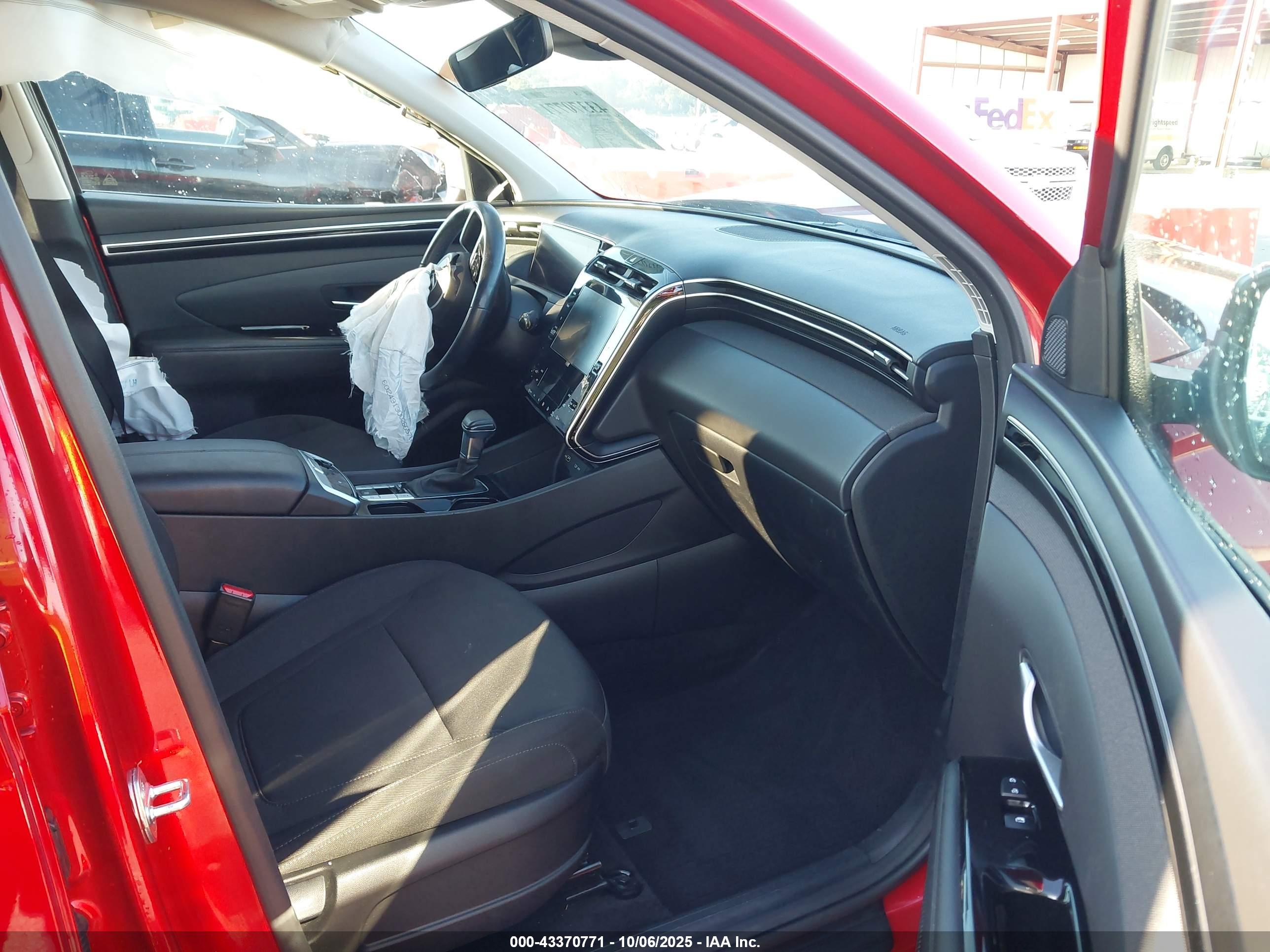 HYUNDAI TUCSON image 5