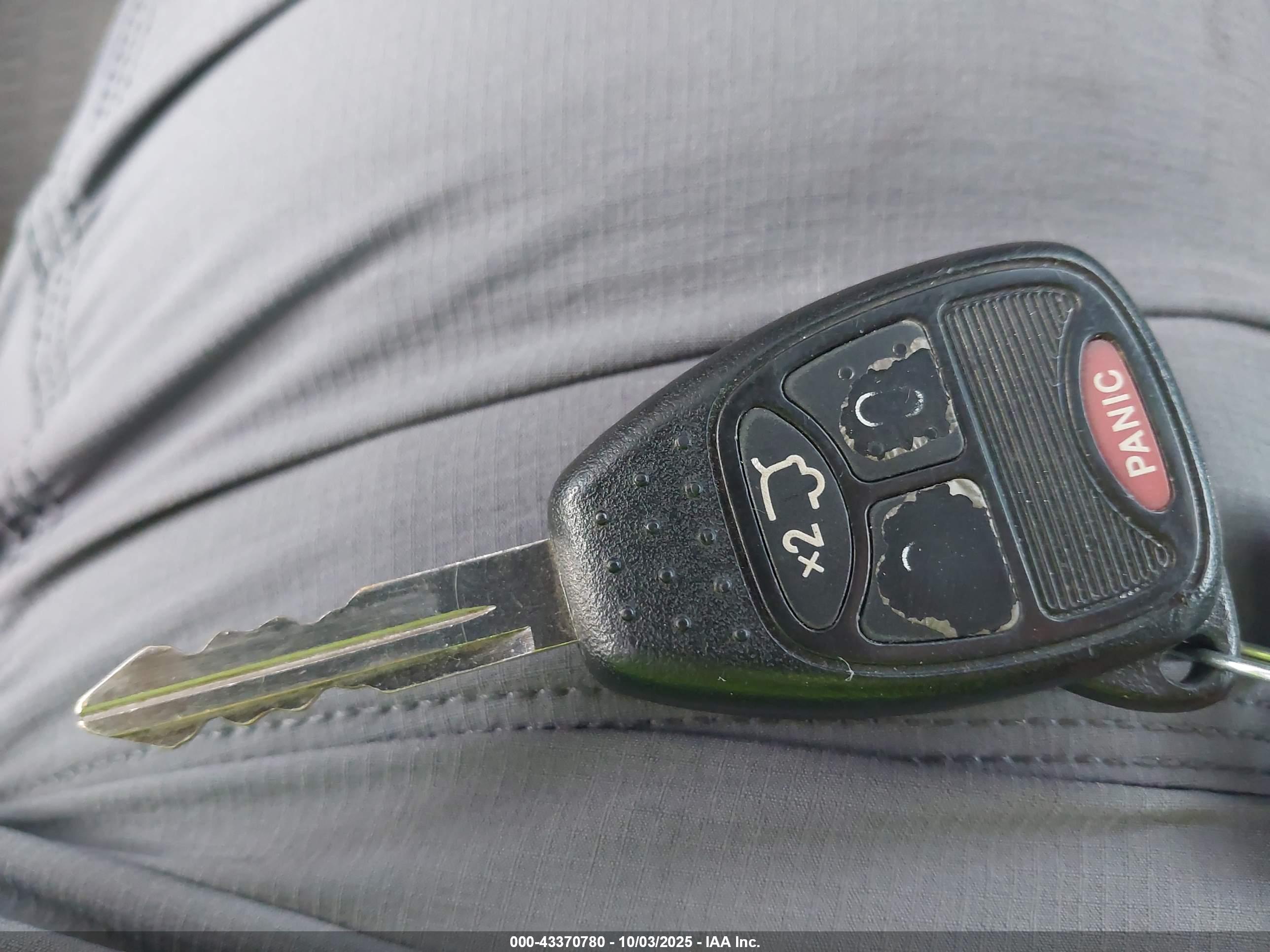 JEEP COMMANDER image 11