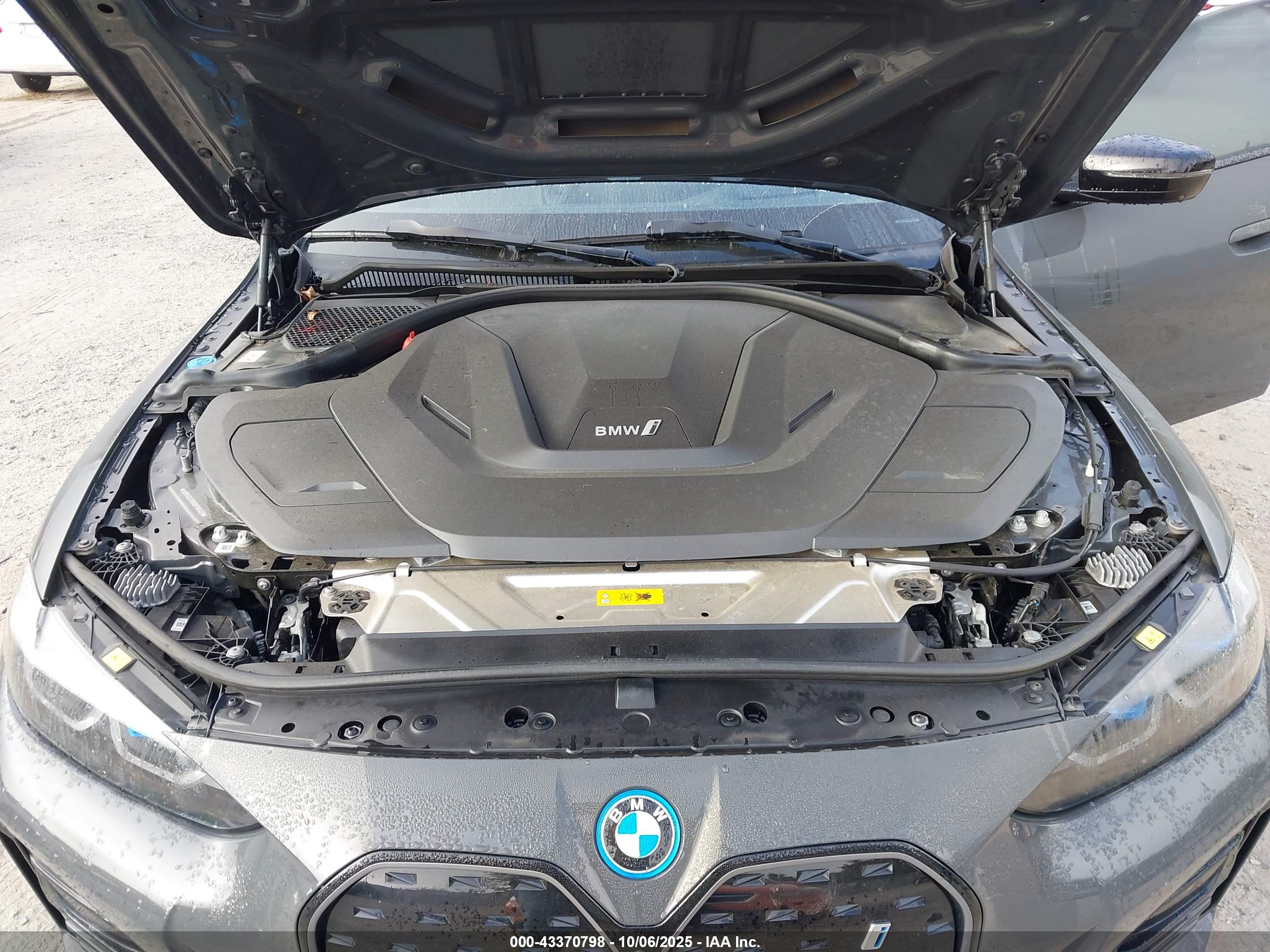 BMW I4 image 10