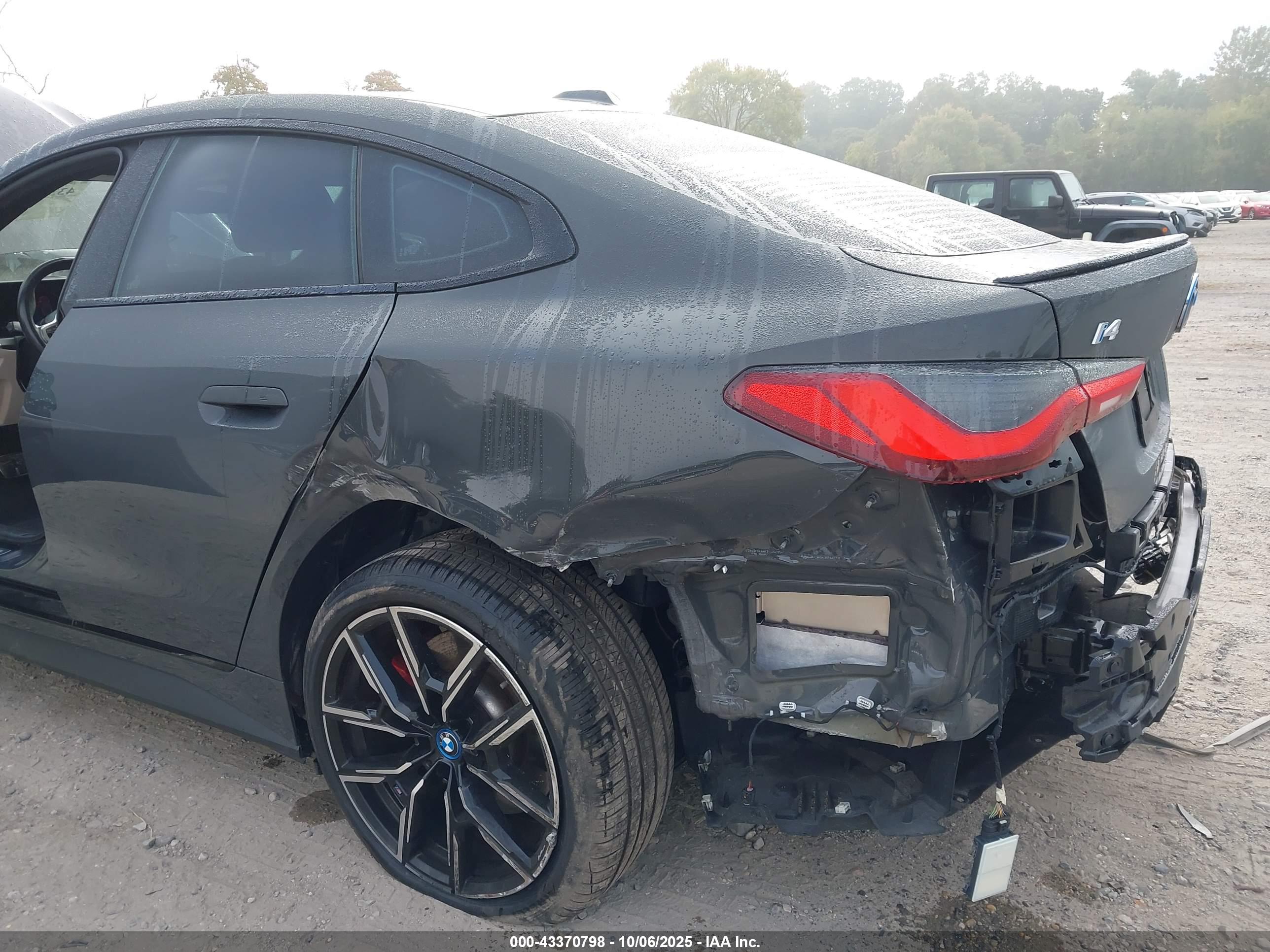 BMW I4 image 6